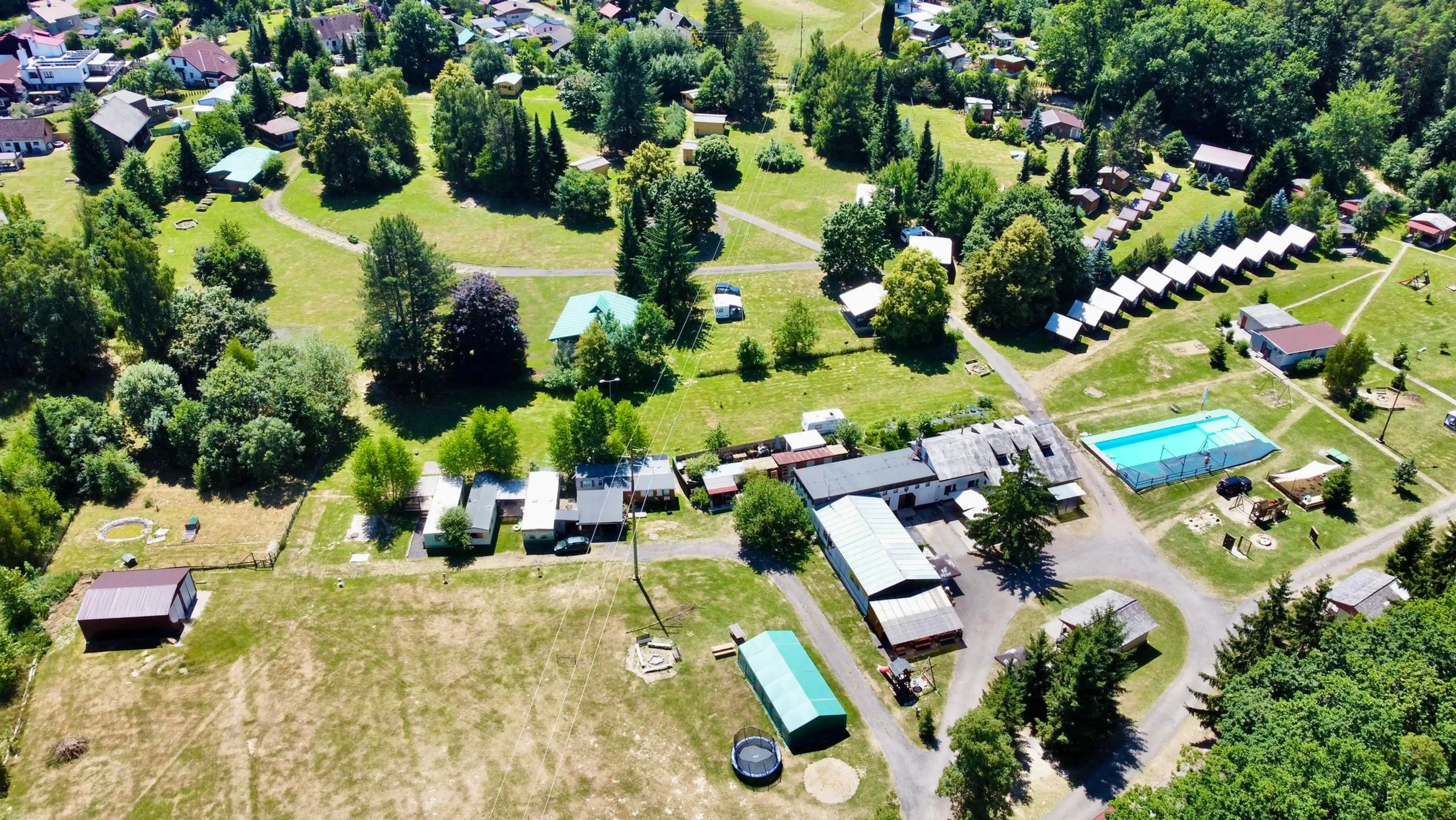 Kemp Dachova carousel-image-1