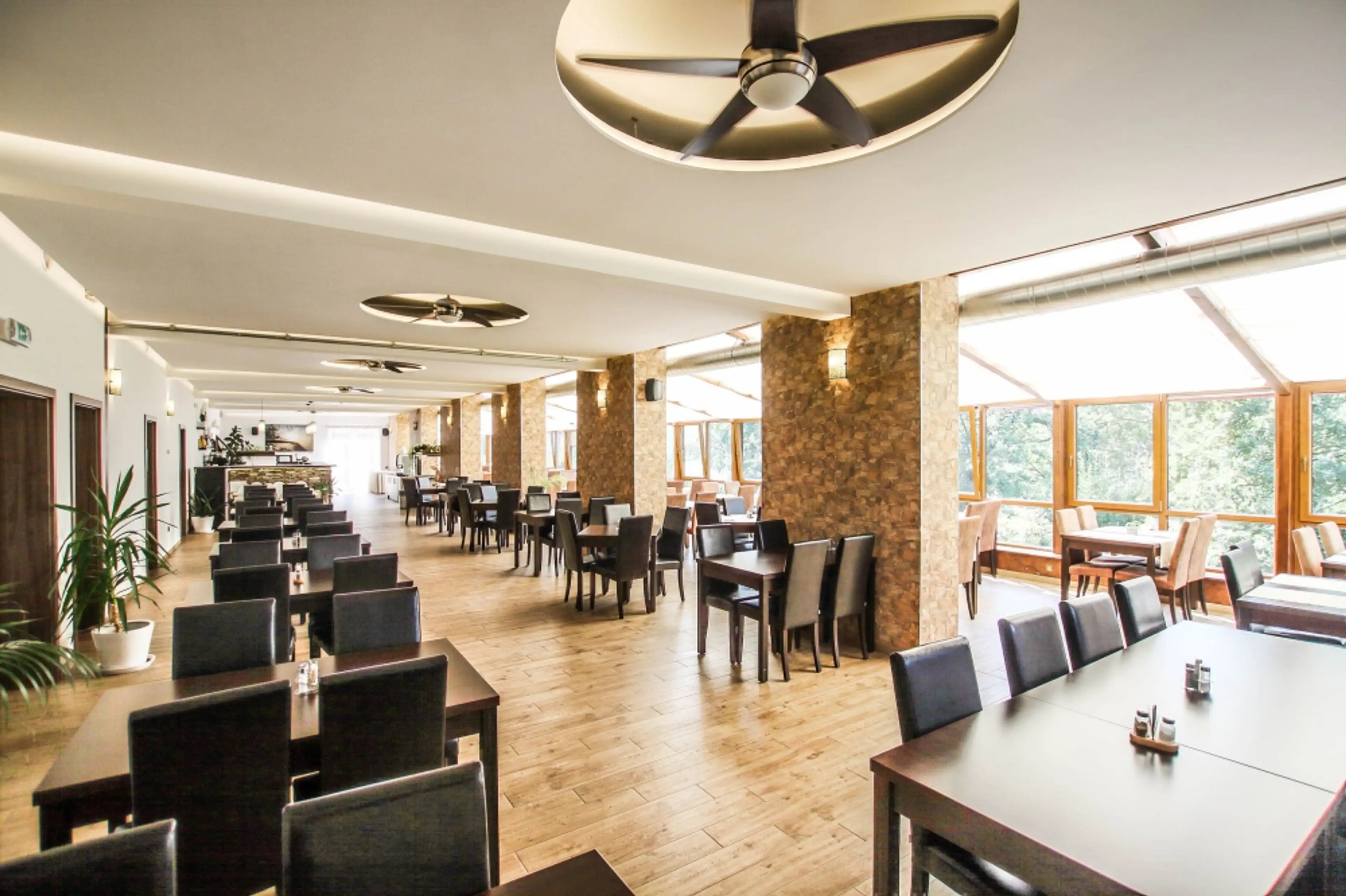 Resort M - Vranovská přehrada carousel-image-27