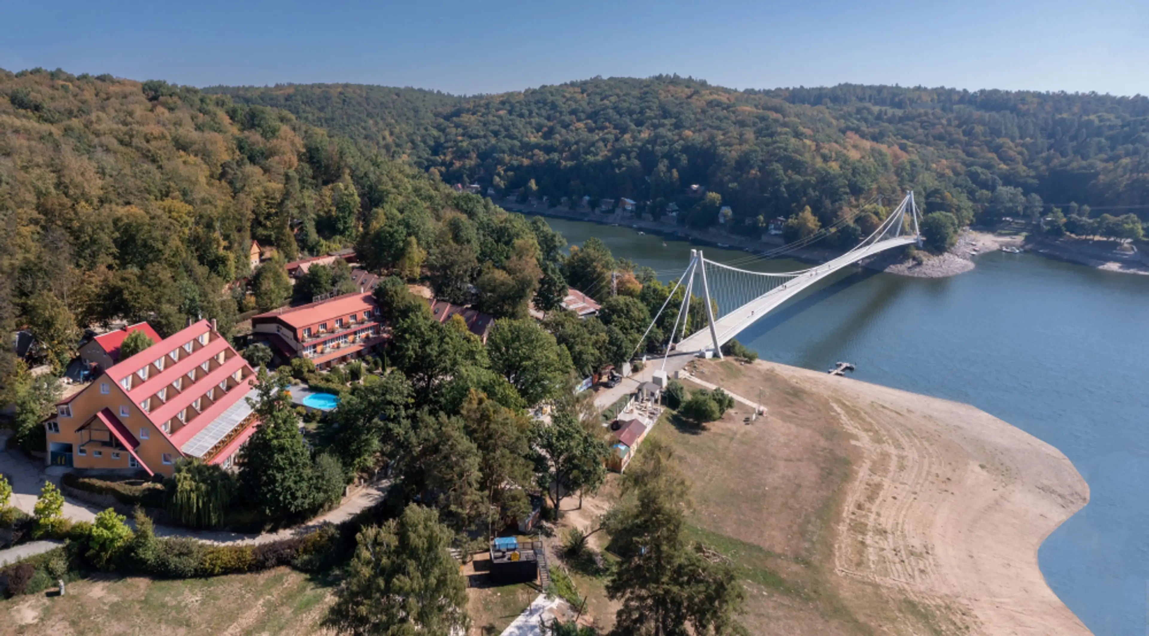Resort M - Vranovská přehrada carousel-image-2