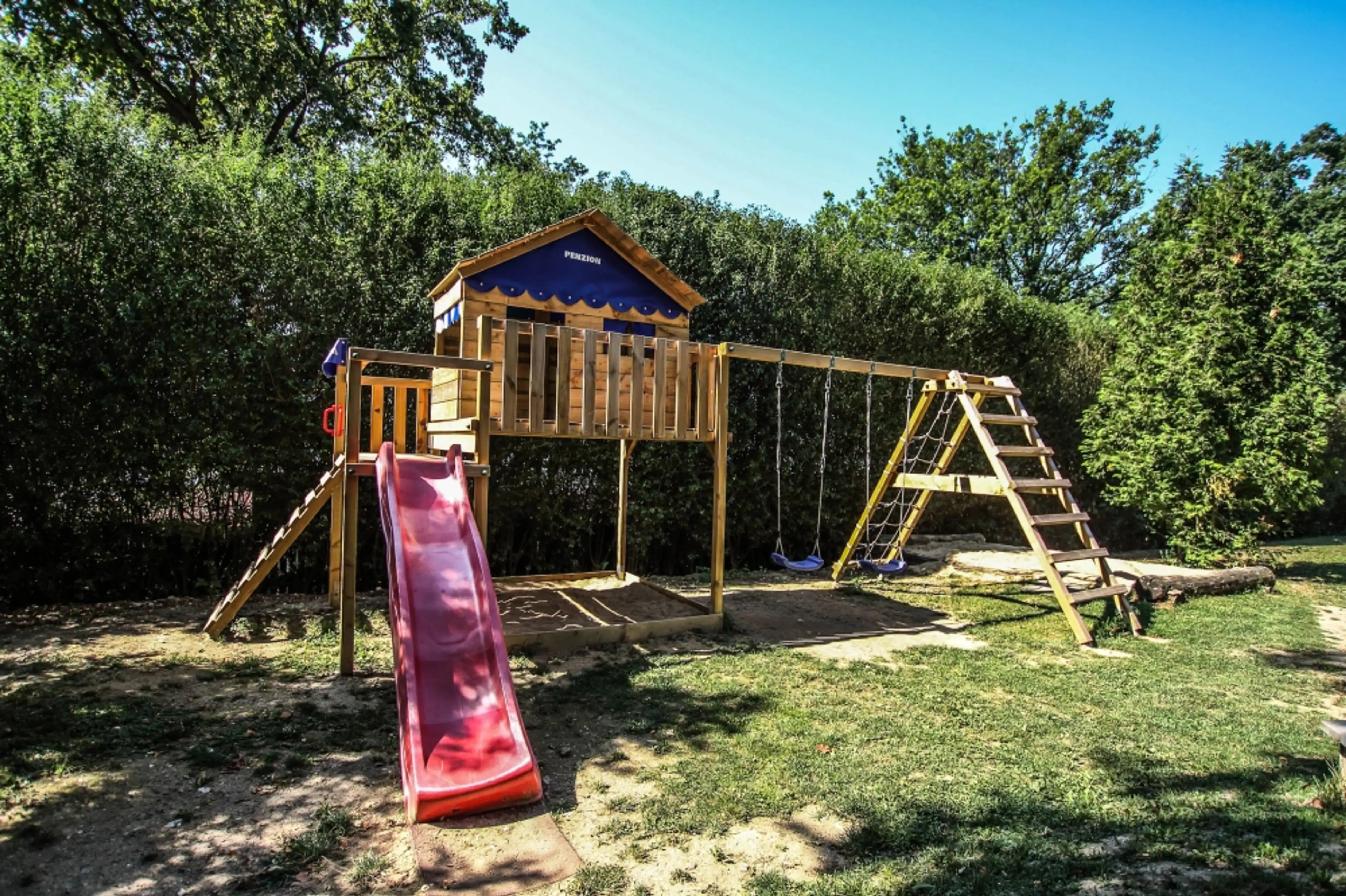 Resort M - Vranovská přehrada carousel-image-32