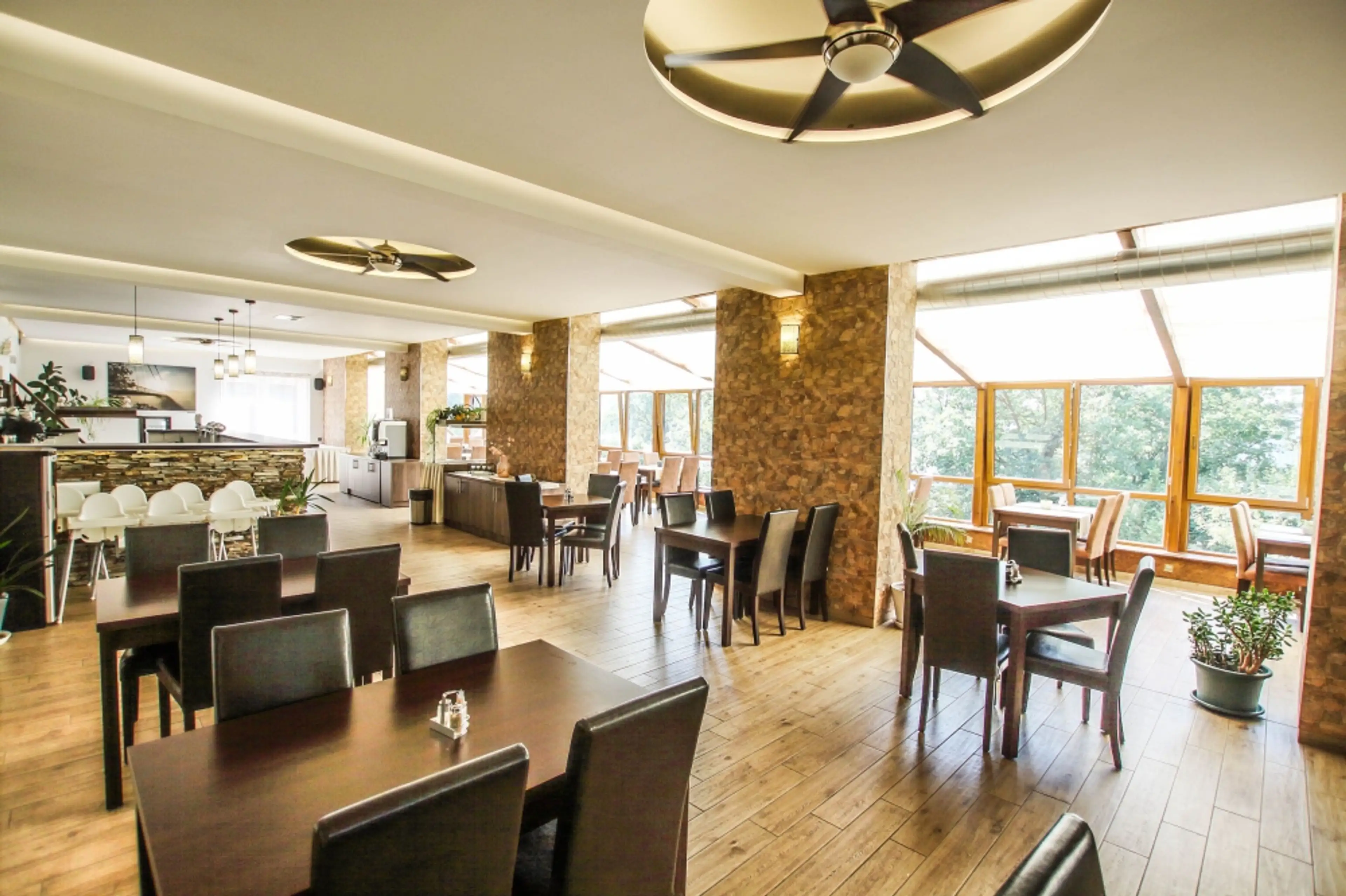 Resort M - Vranovská přehrada carousel-image-29