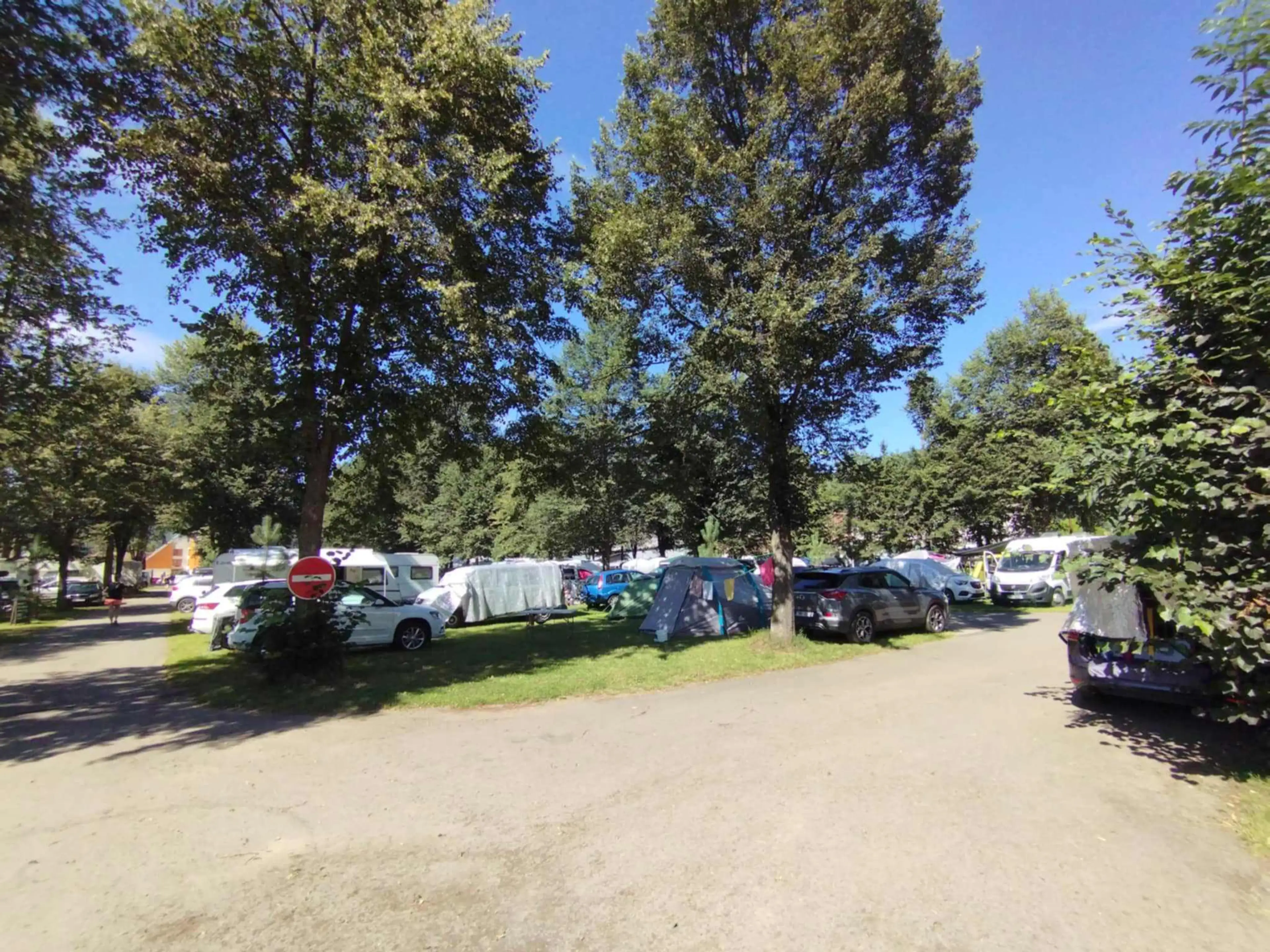 Camp Sport carousel-image-10