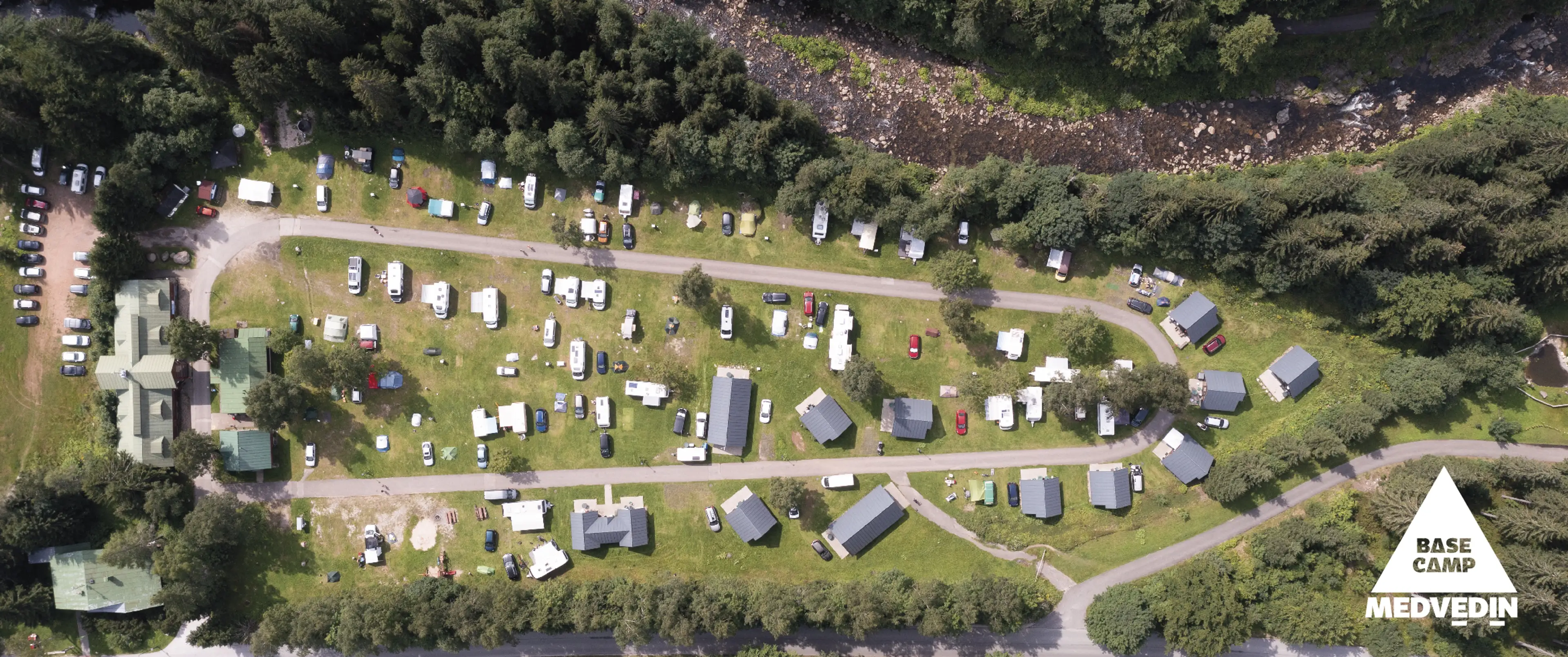 Base Camp Medvědín carousel-image-1
