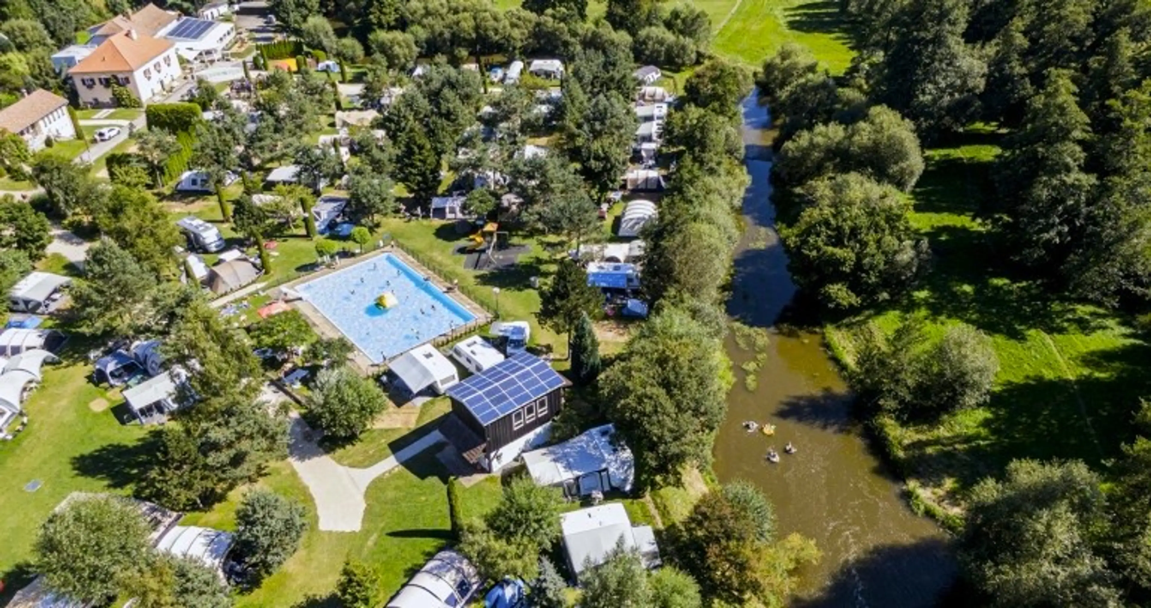 Rodinný kemp Letní den carousel-image-6