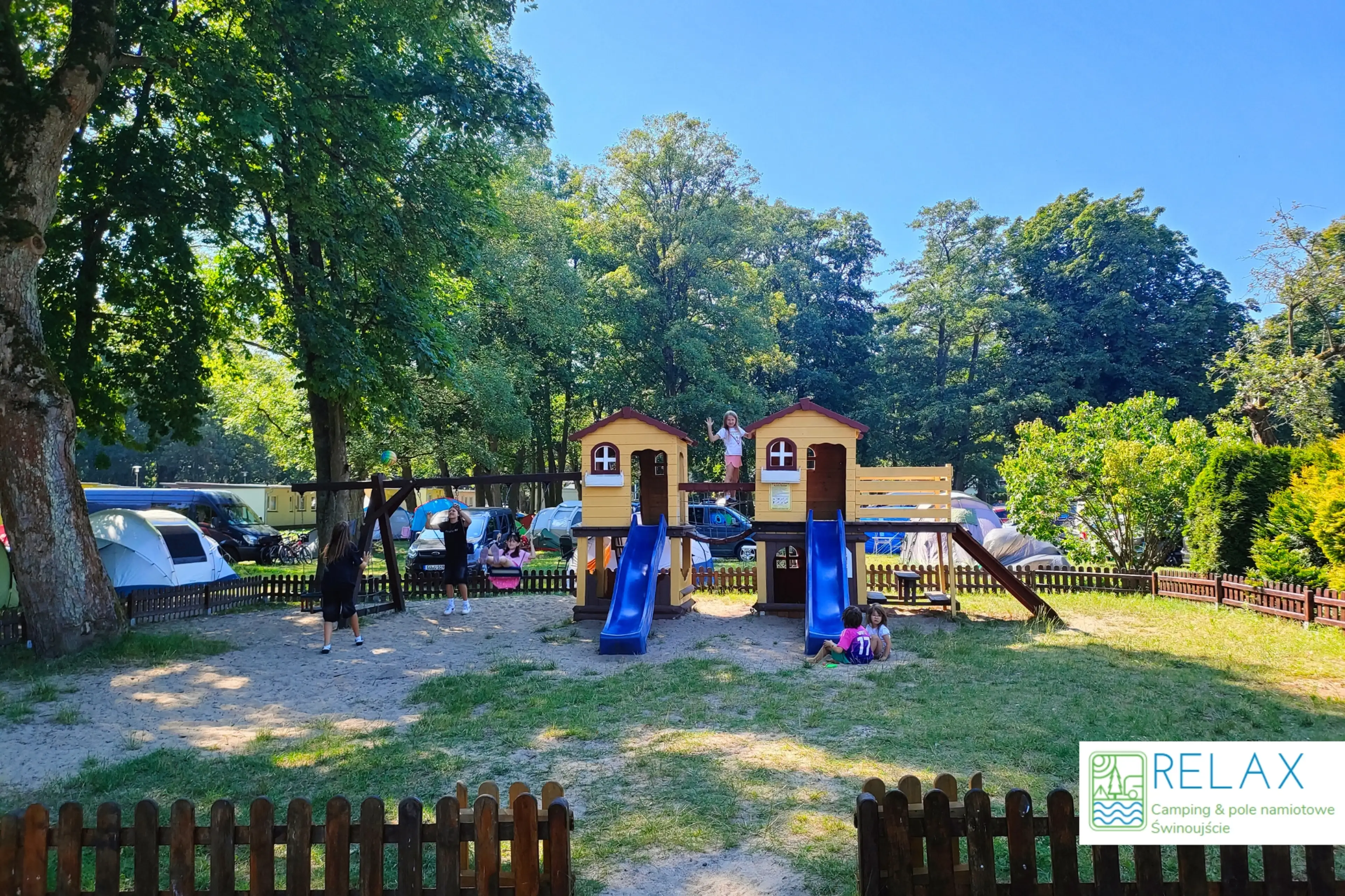 Camping Relax carousel-image-4