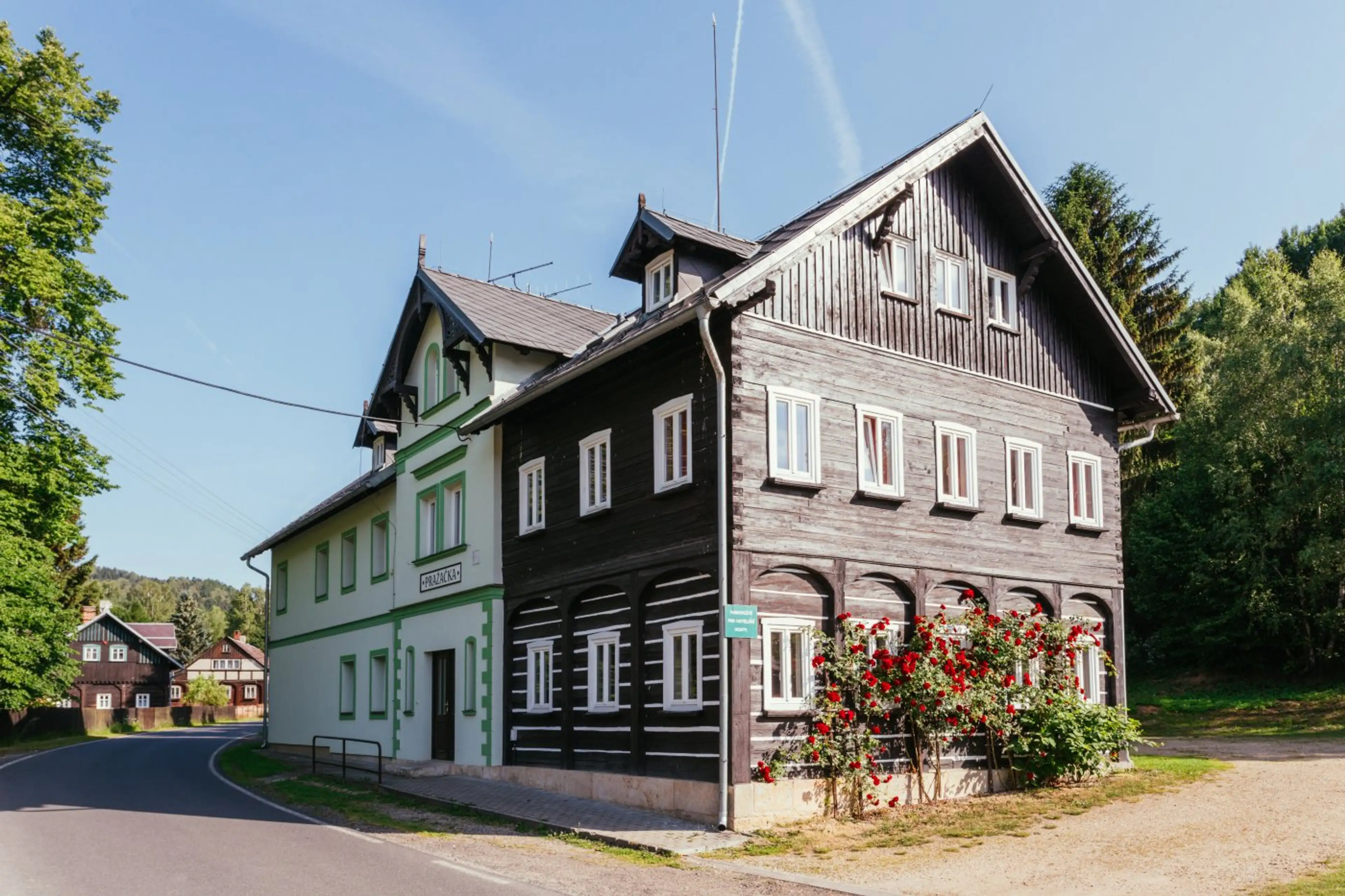 Resort Malevil carousel-image-8