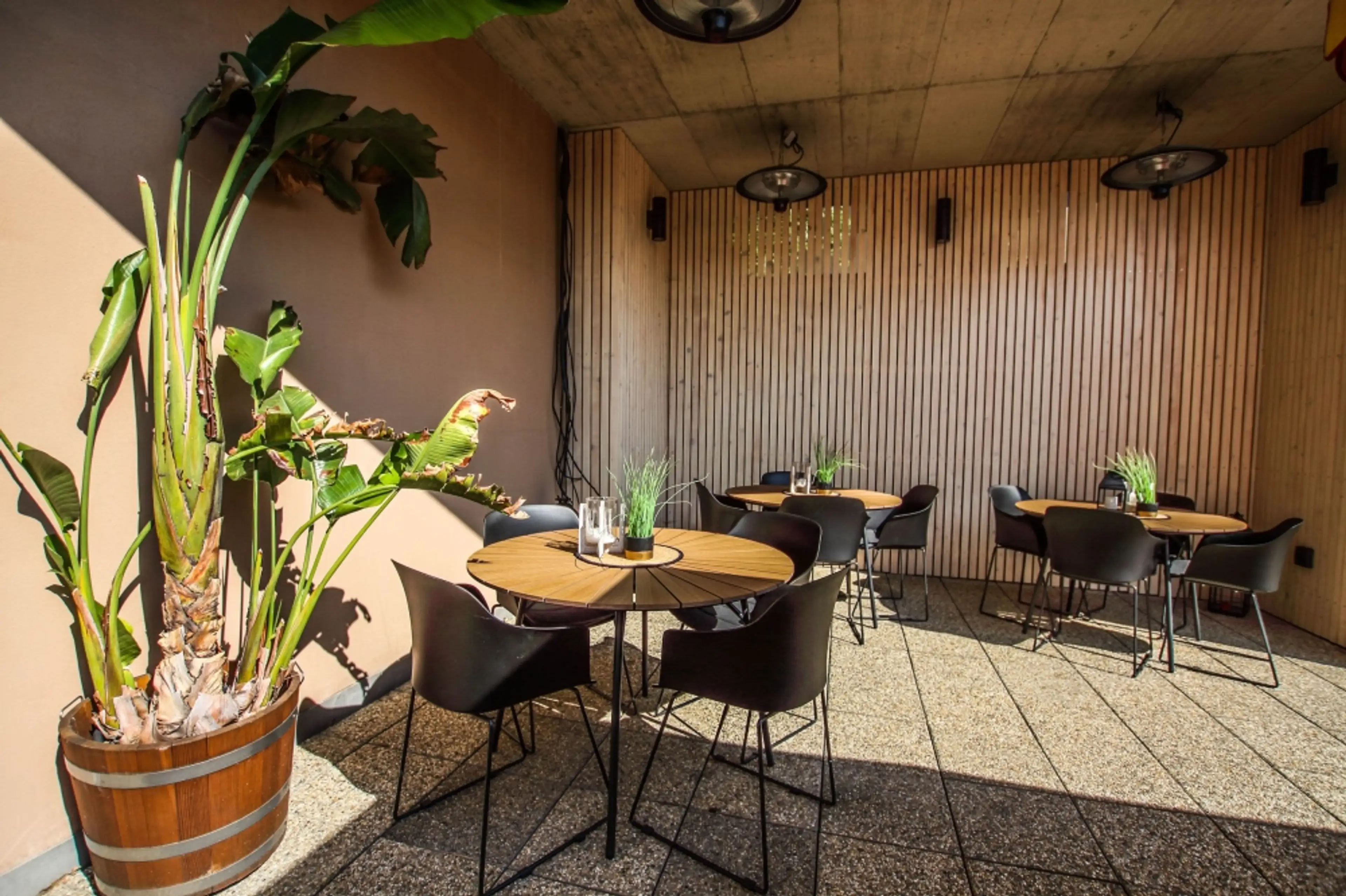 Resort M - Vranovská přehrada carousel-image-30