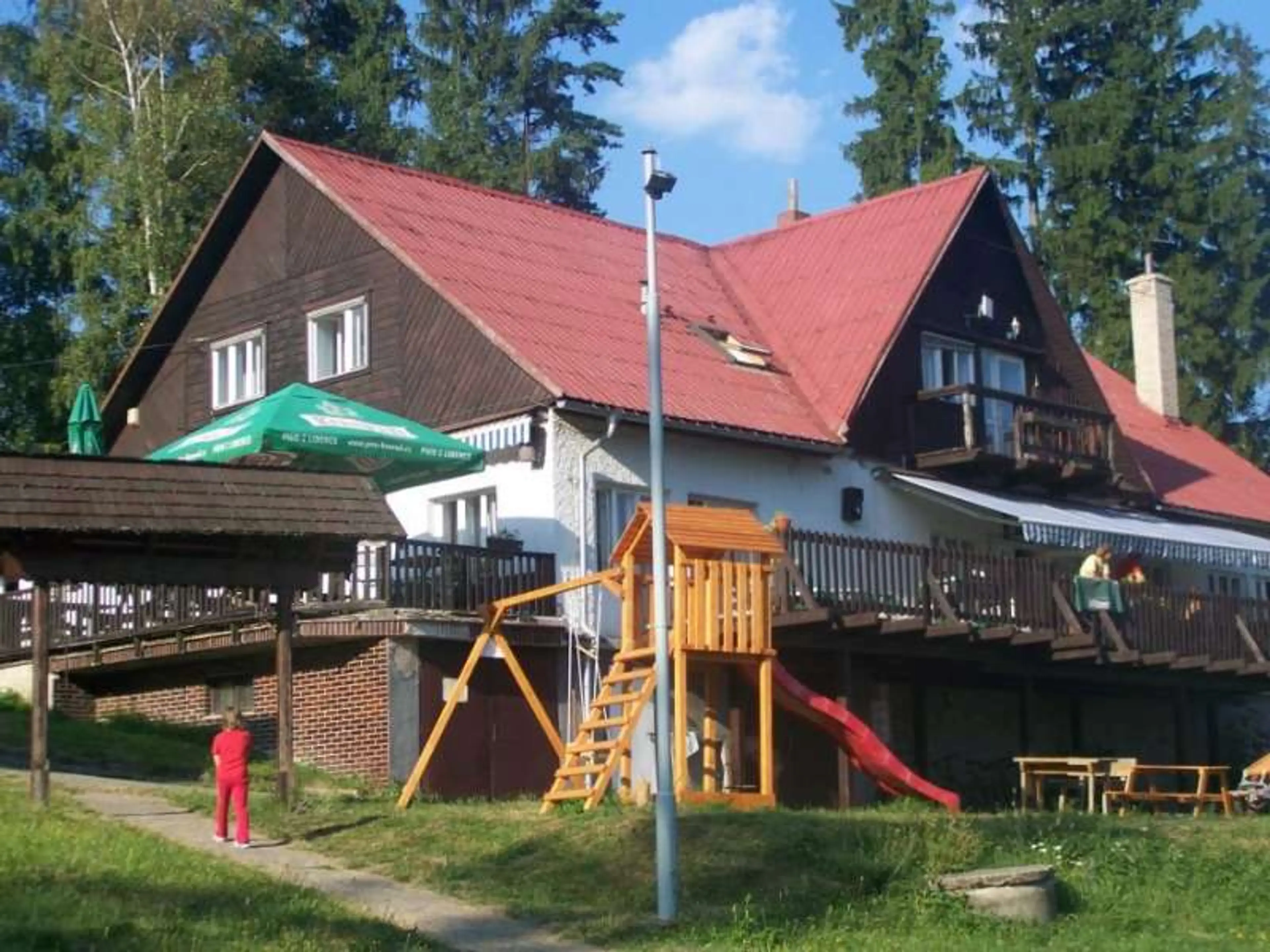 rekreační středisko KRÁLOVEC carousel-image-1