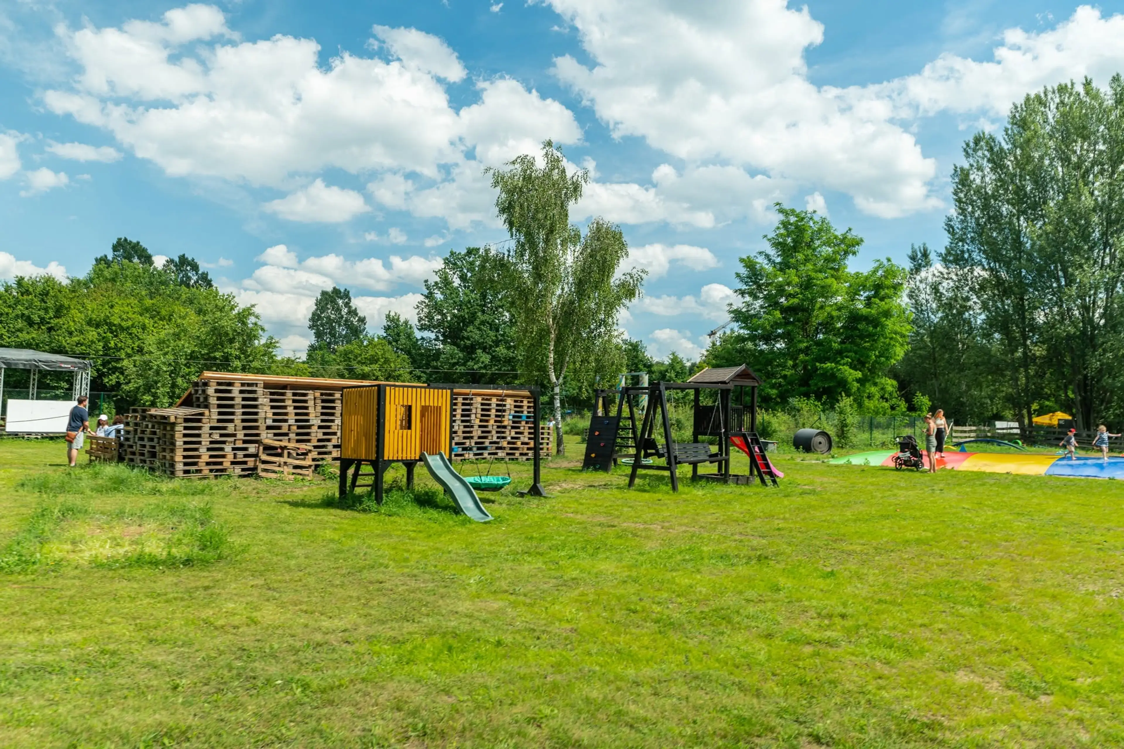 Glamping a Caravan camp Prague Louka carousel-image-17