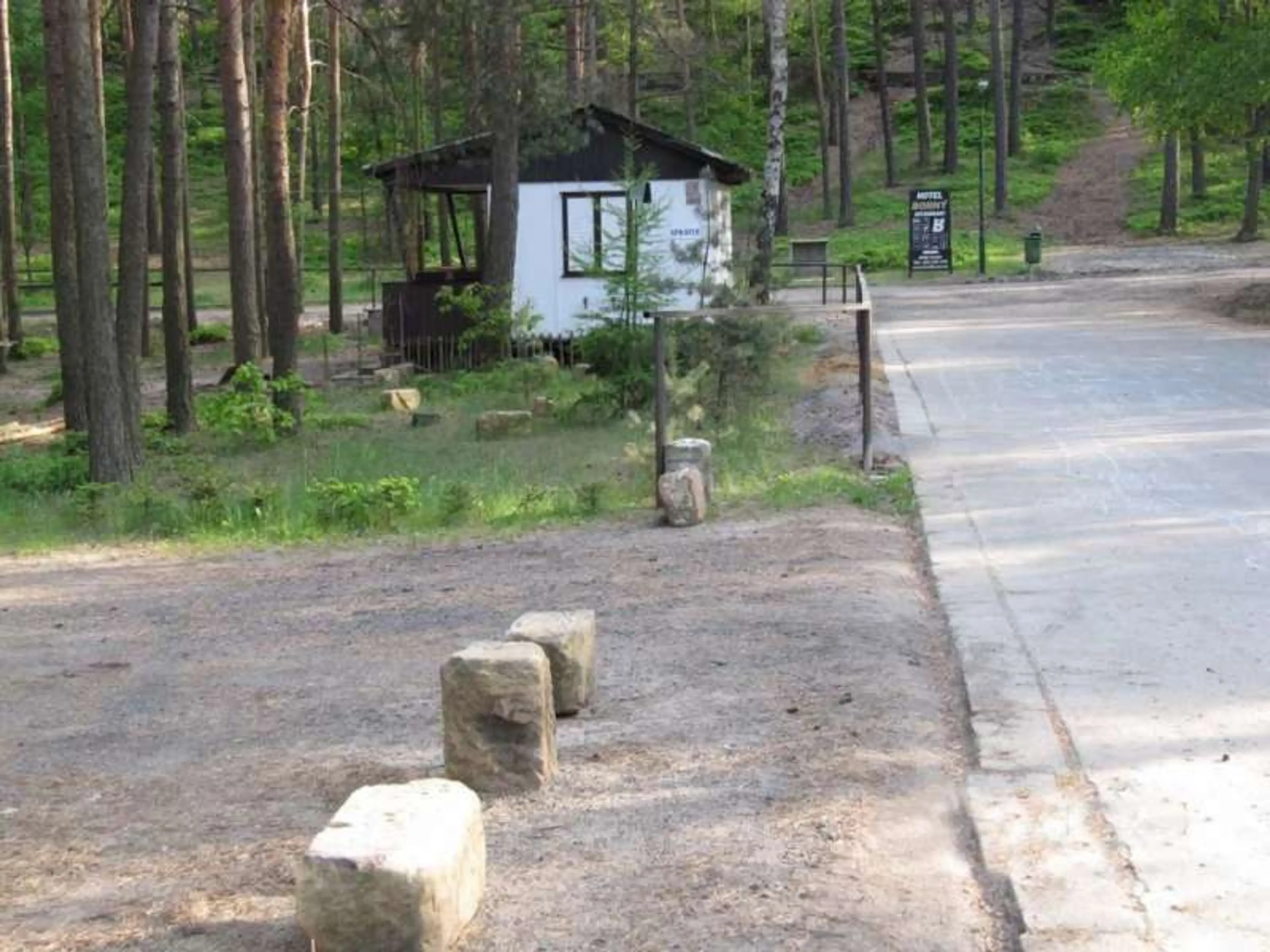 Máchovo jezero ubytování - chatky Karakul carousel-image-2