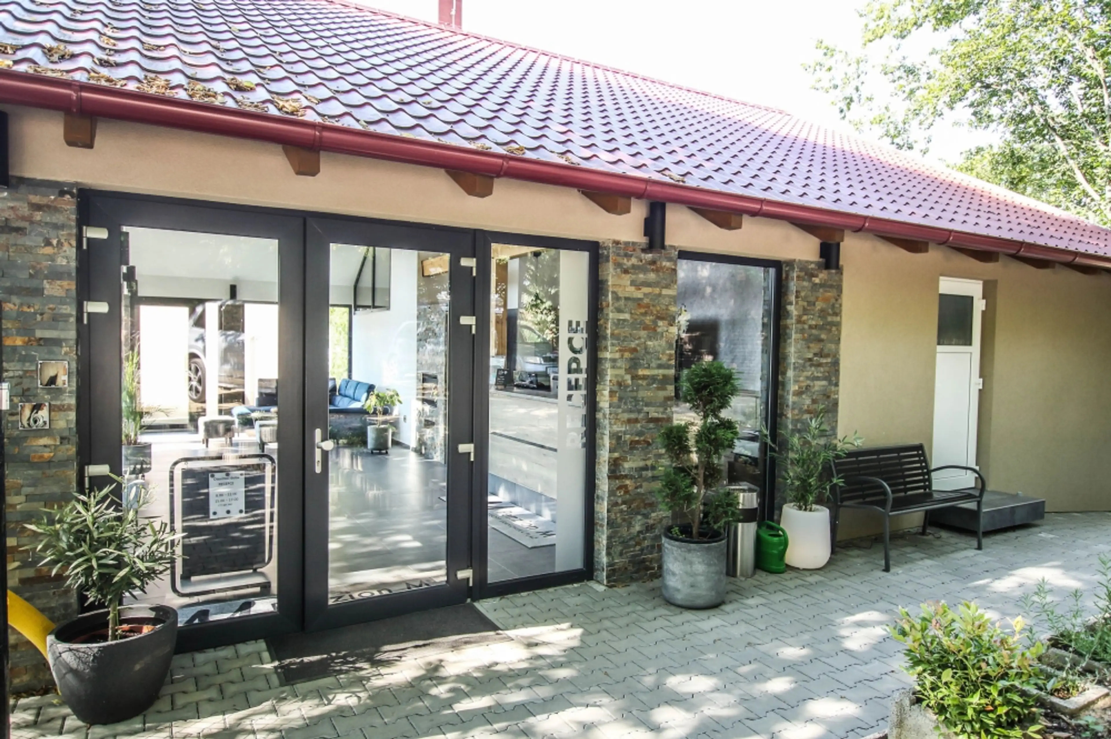 Resort M - Vranovská přehrada carousel-image-5