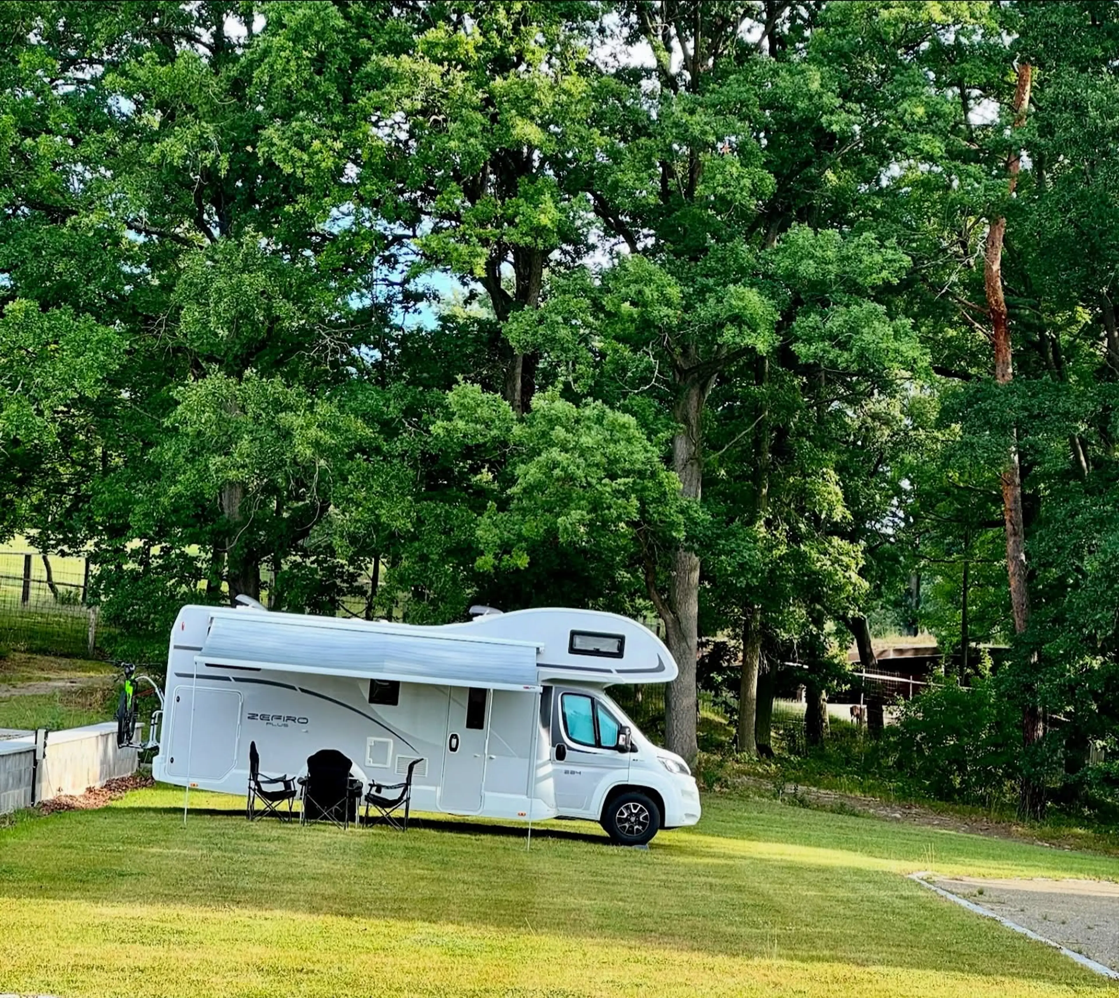 KARAVANOVÉ STÁNÍ V KESTŘANY GOLF & COUNTRY CLUBU carousel-image-5