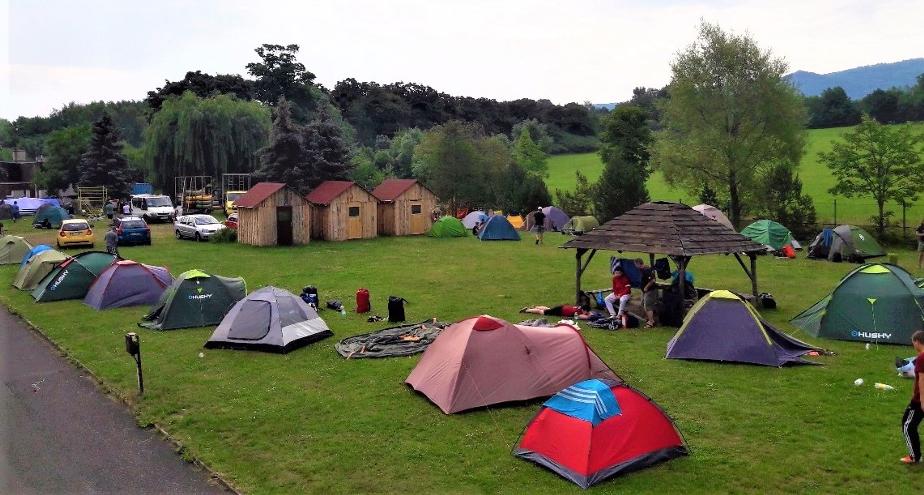 Kemp U jezu na Ohři Dokempu.cz