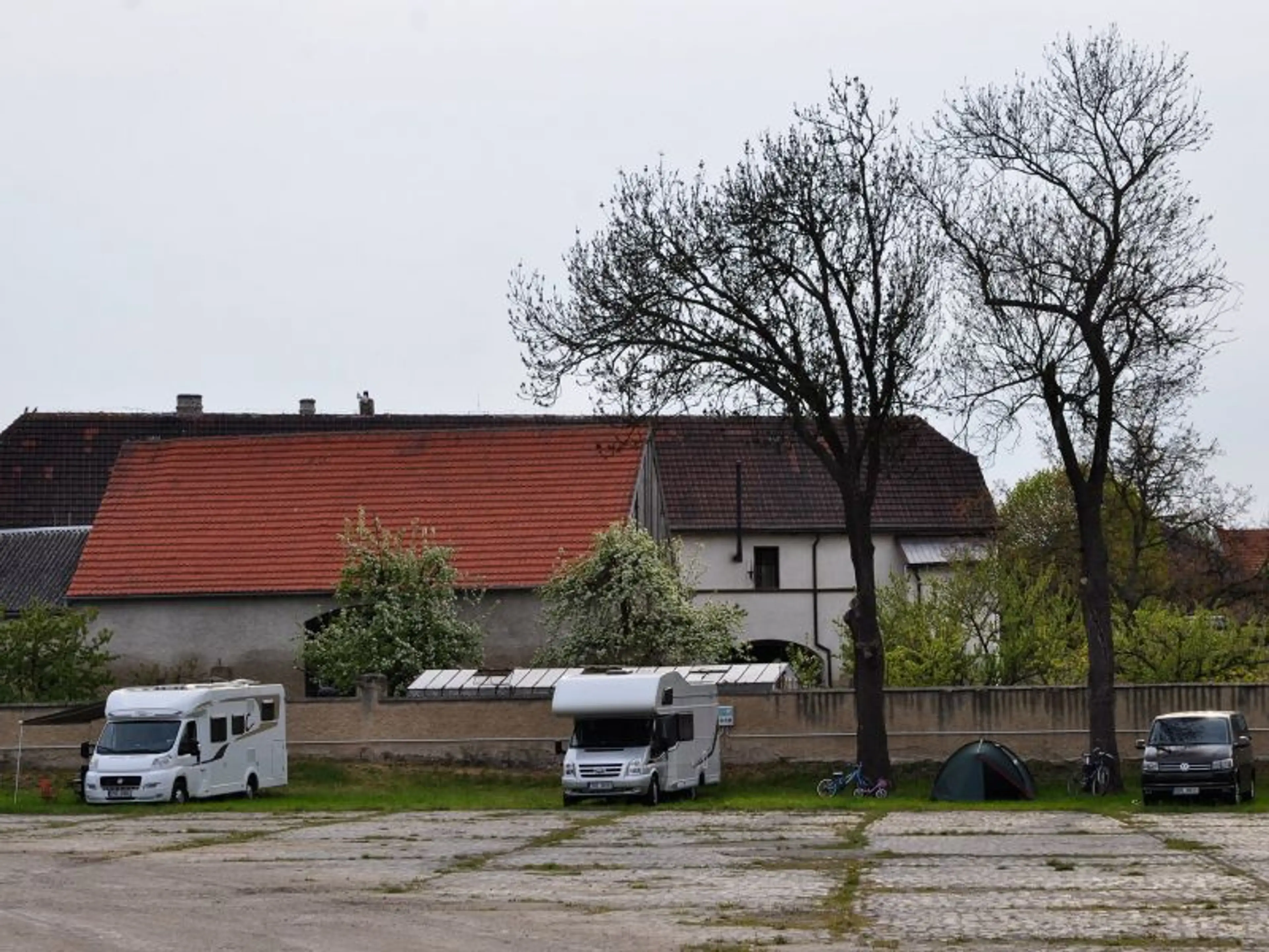 Kemp-karavanové stání  Nučničky carousel-image-8
