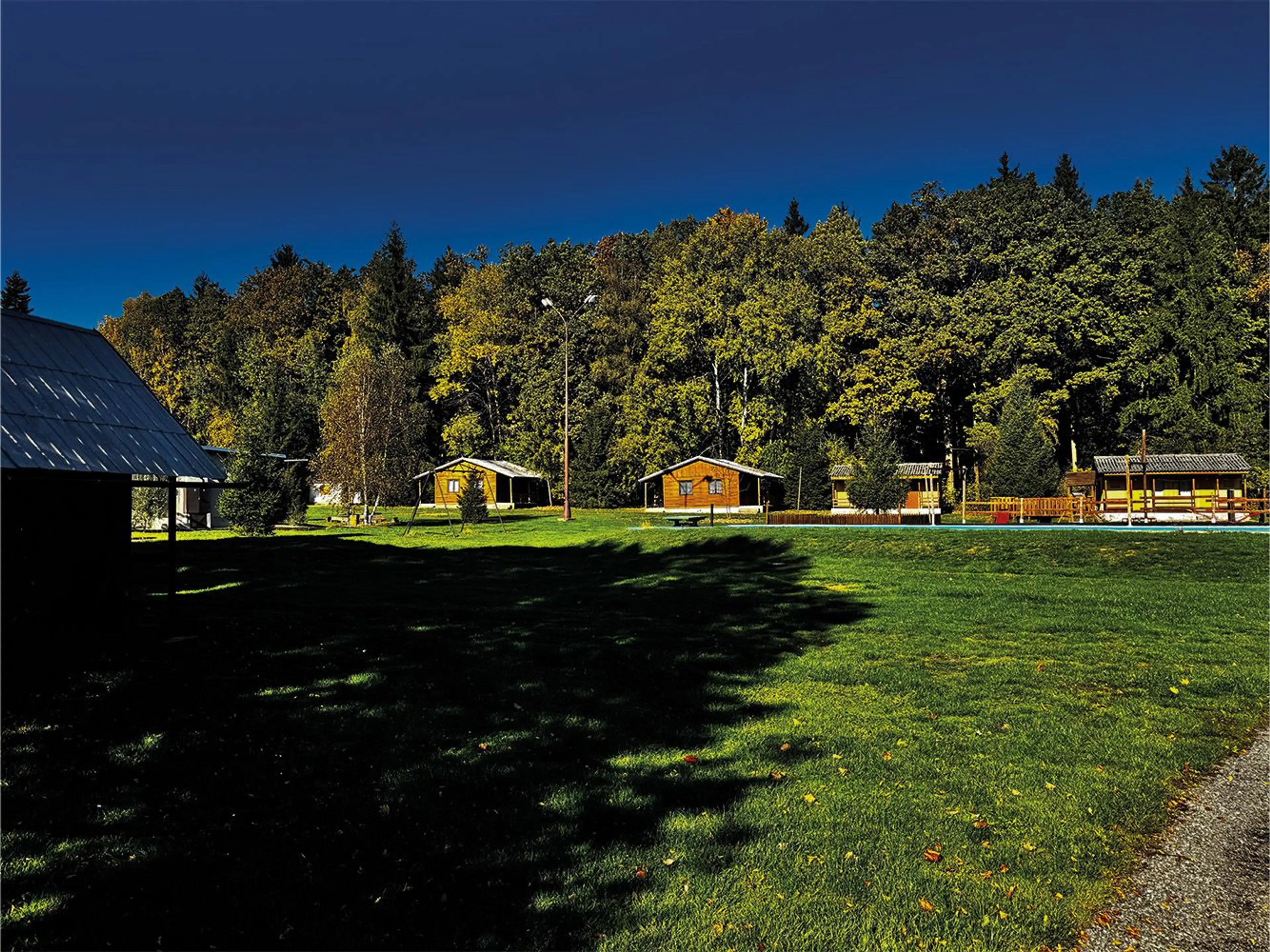 Kemp Dachova carousel-image-6