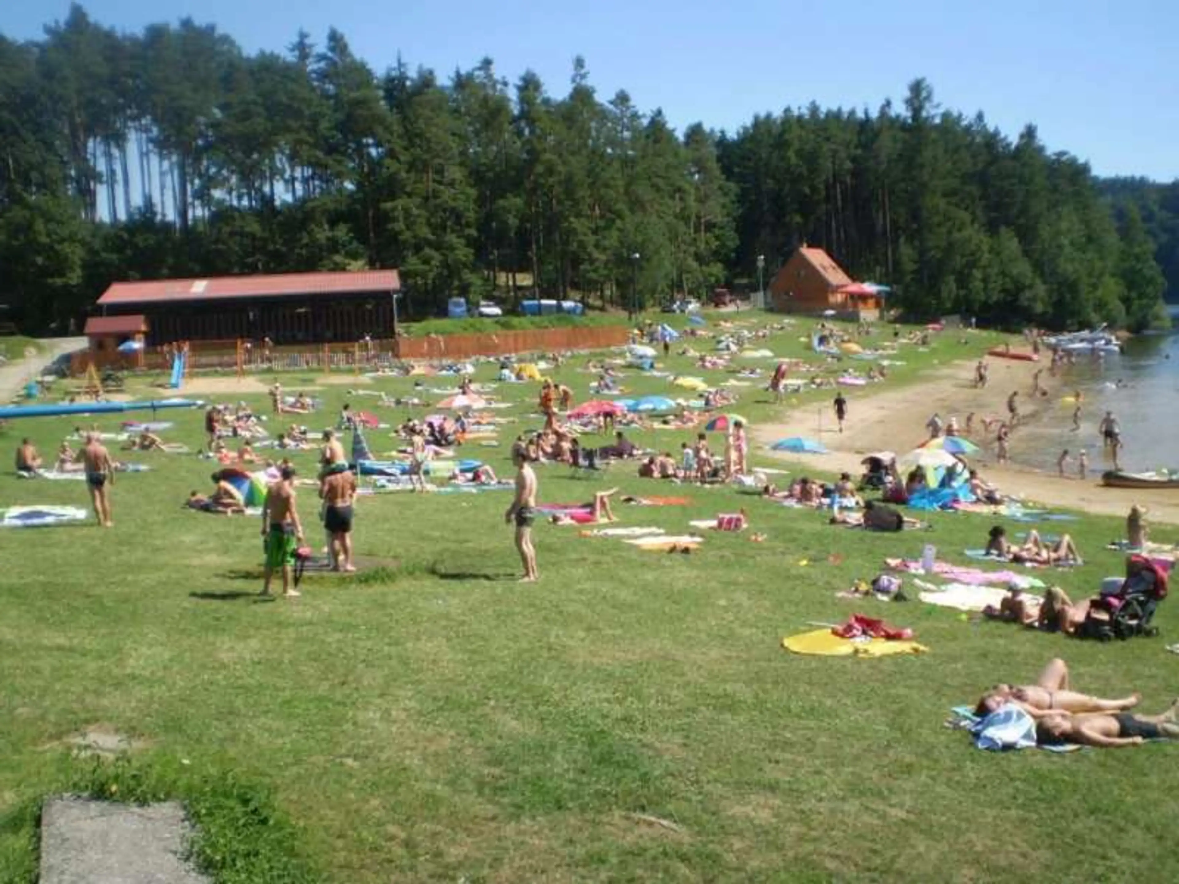 Autocamp Wilsonka na Dalešické přehradě carousel-image-5
