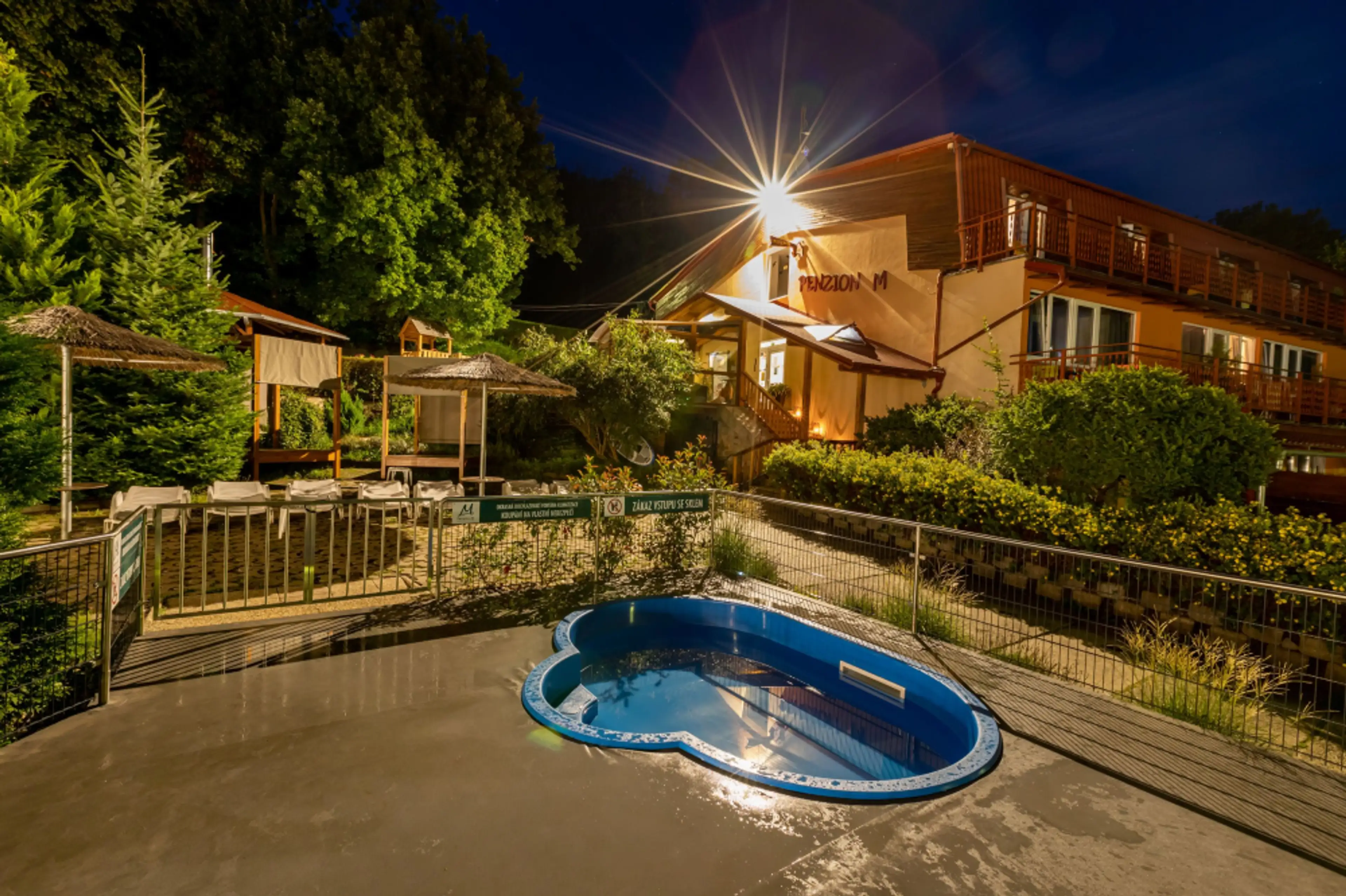 Resort M - Vranovská přehrada carousel-image-4