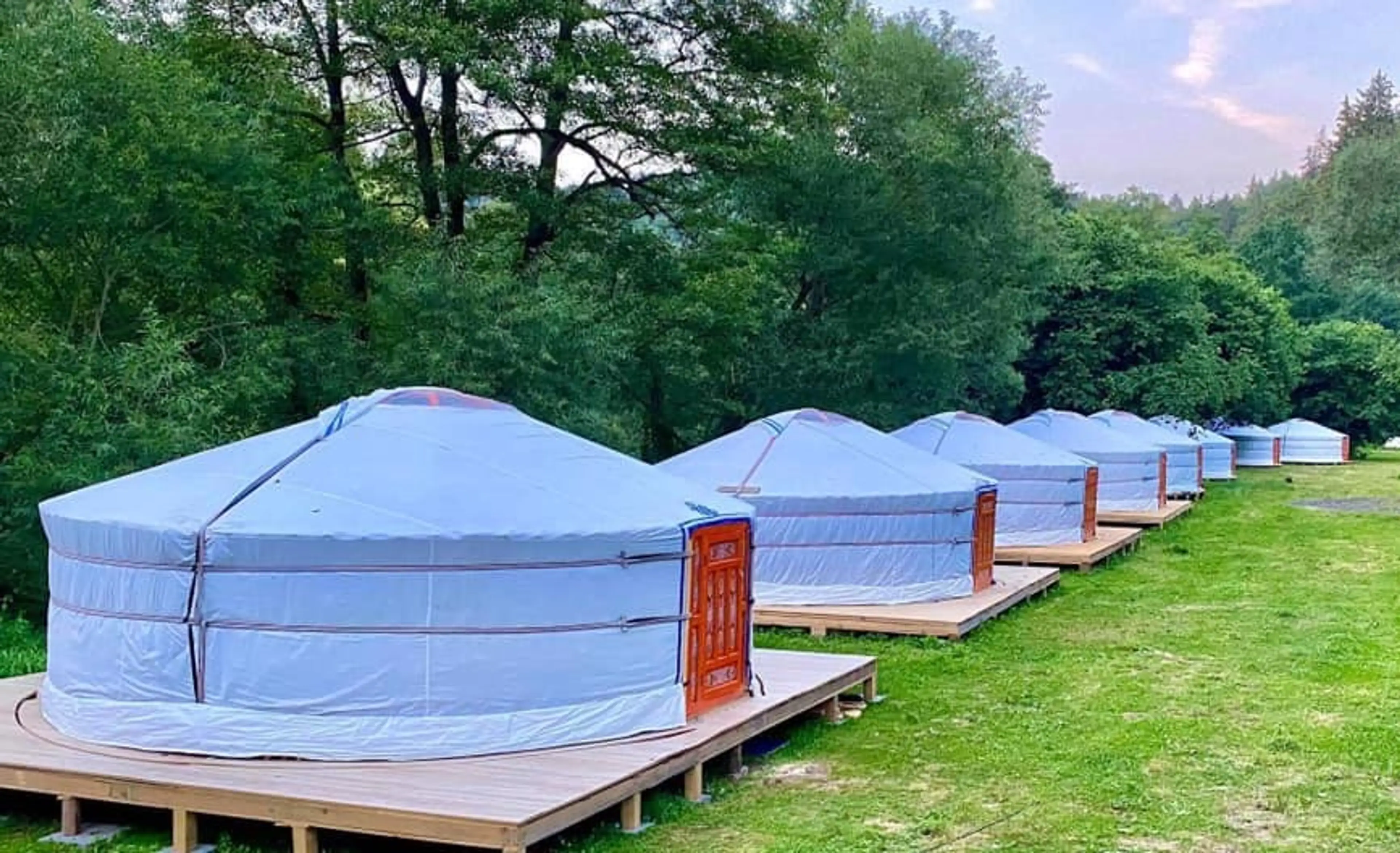 Yurt camp Český Šternebrk carousel-image-1