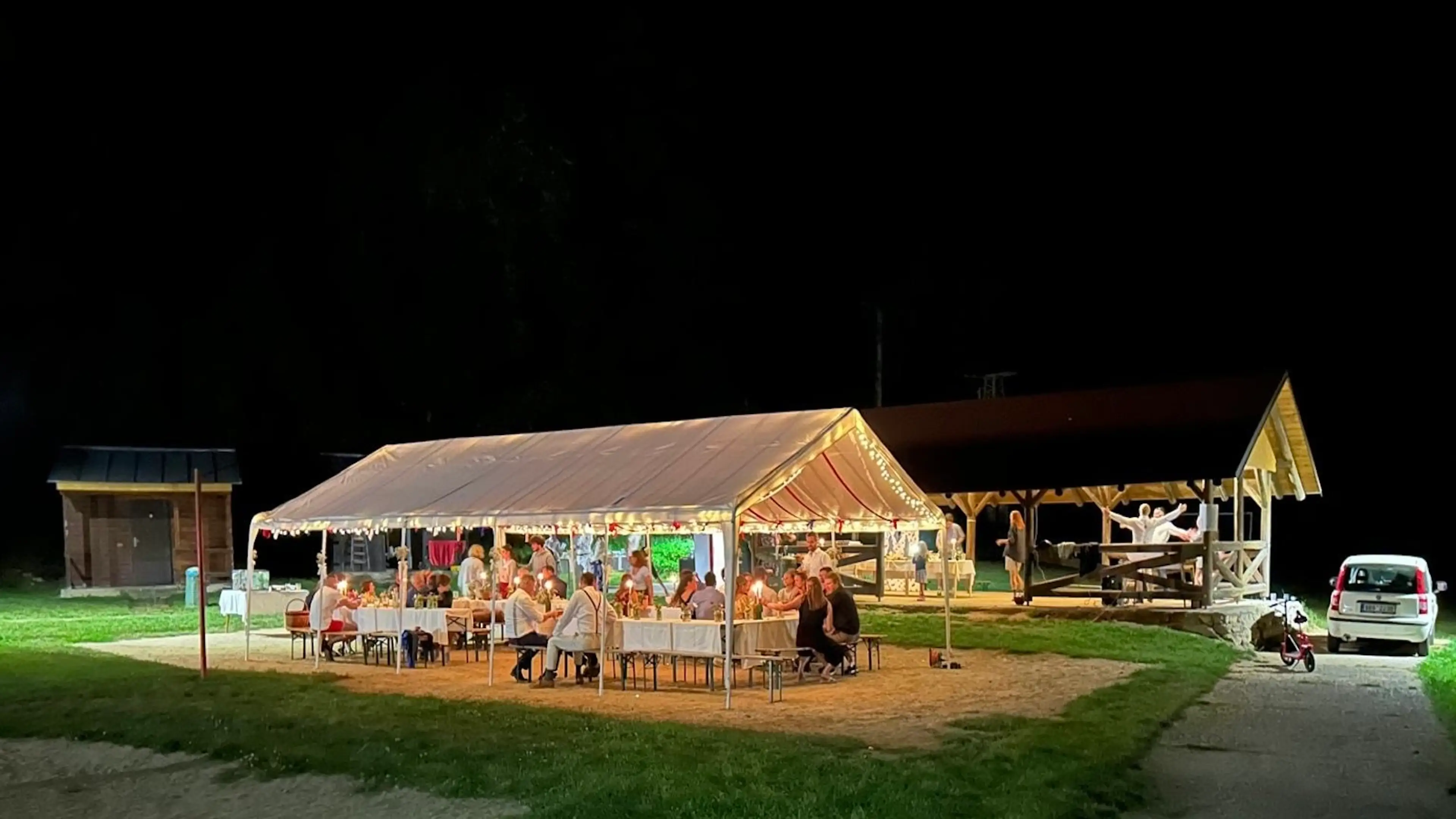 Rekreační středisko a kemp Opárno carousel-image-2