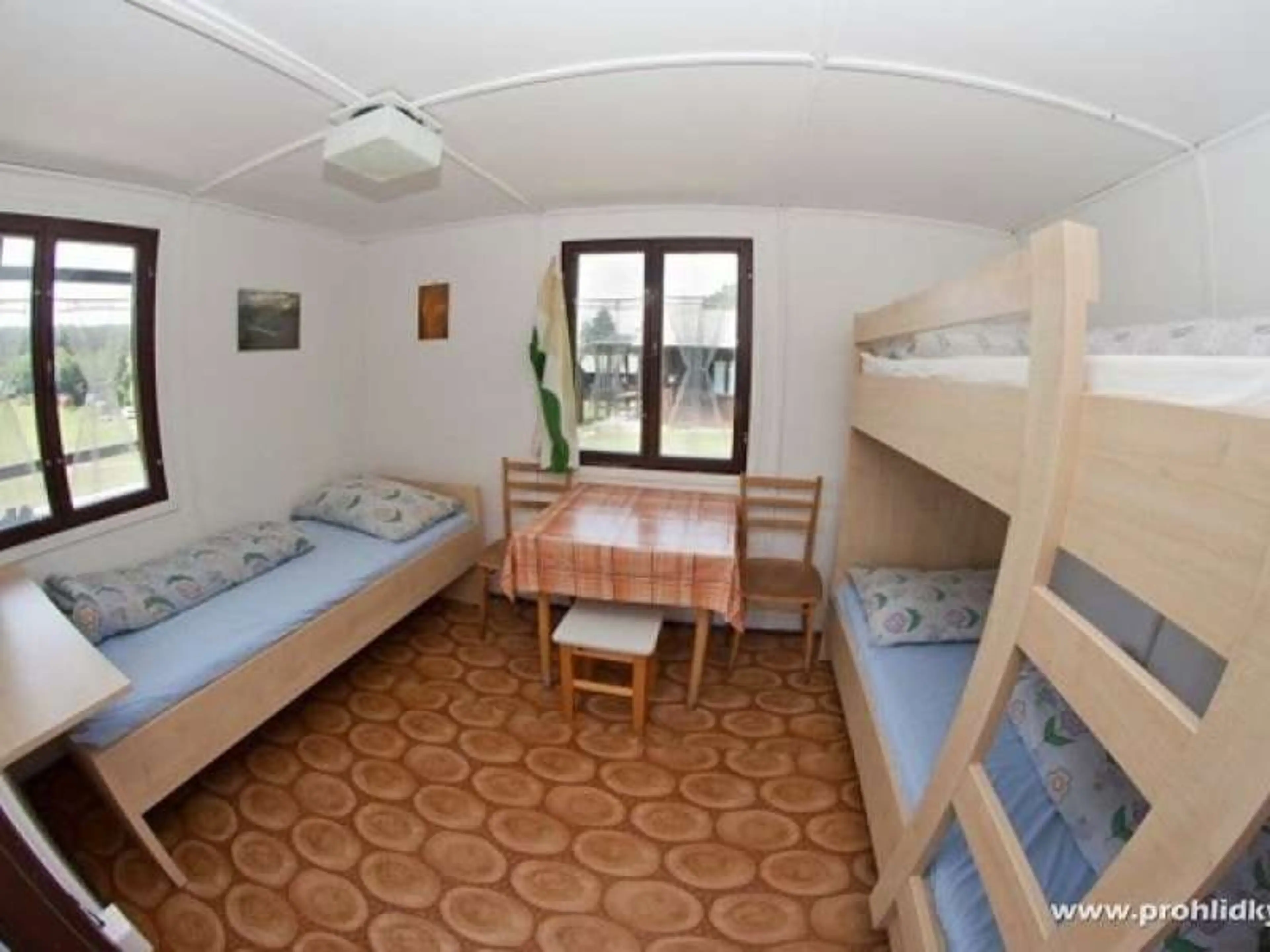 Autocamp Wilsonka na Dalešické přehradě carousel-image-18