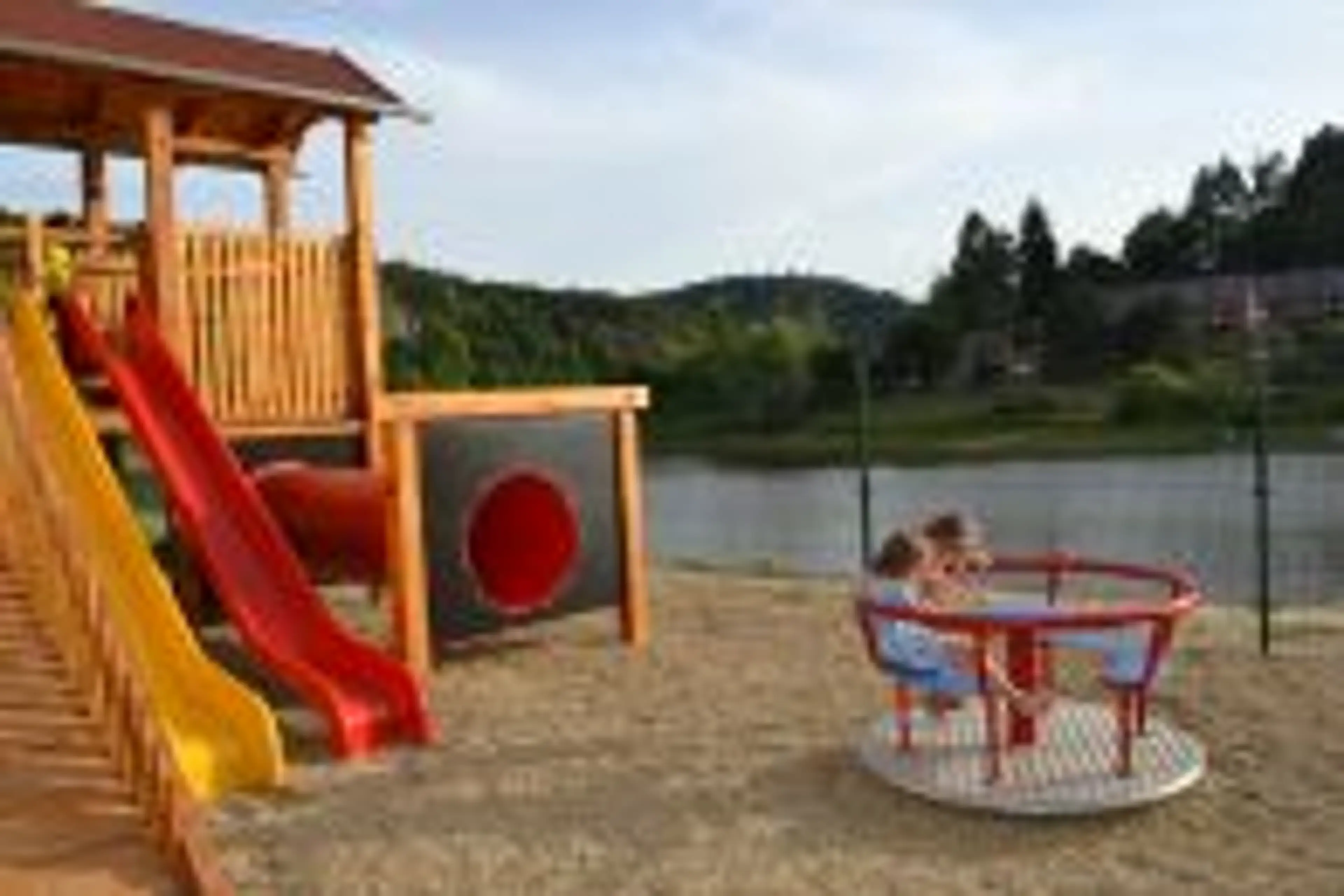 Camp Bítov - Vranovská přehrada carousel-image-22