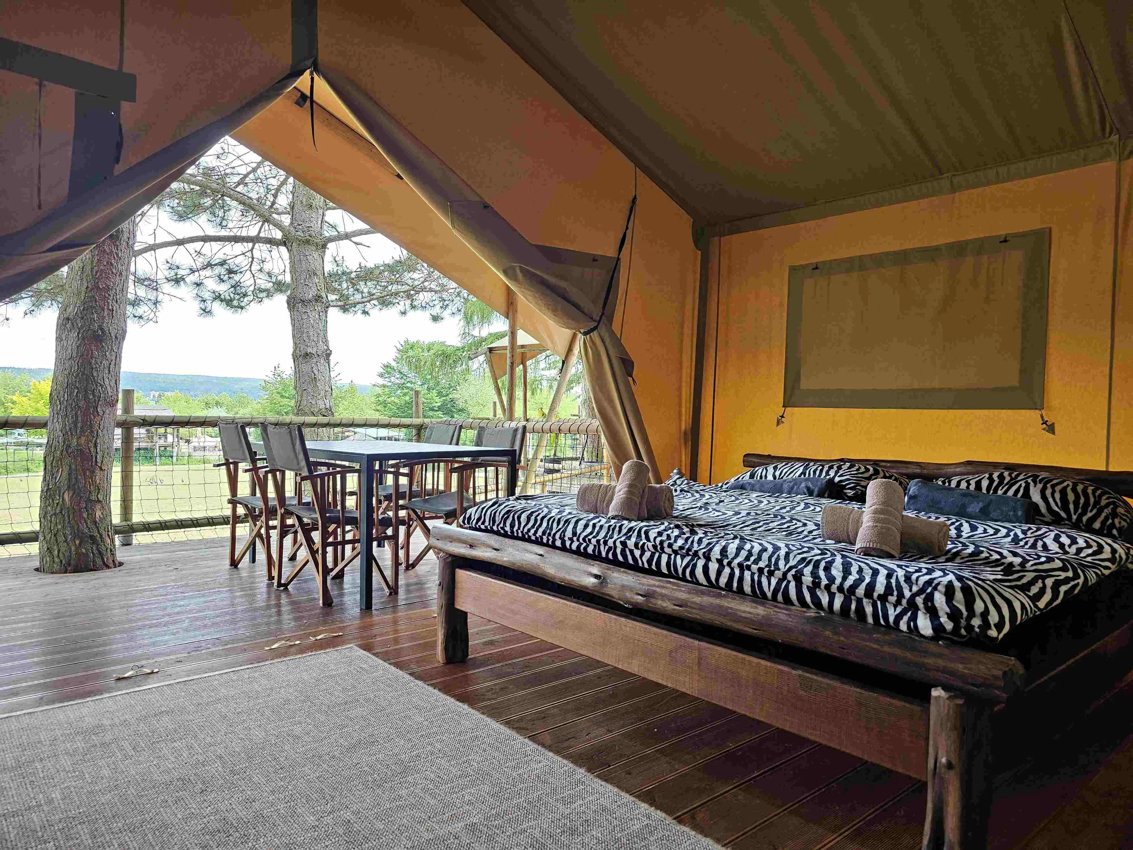 SAFARI PARK carousel-image-17