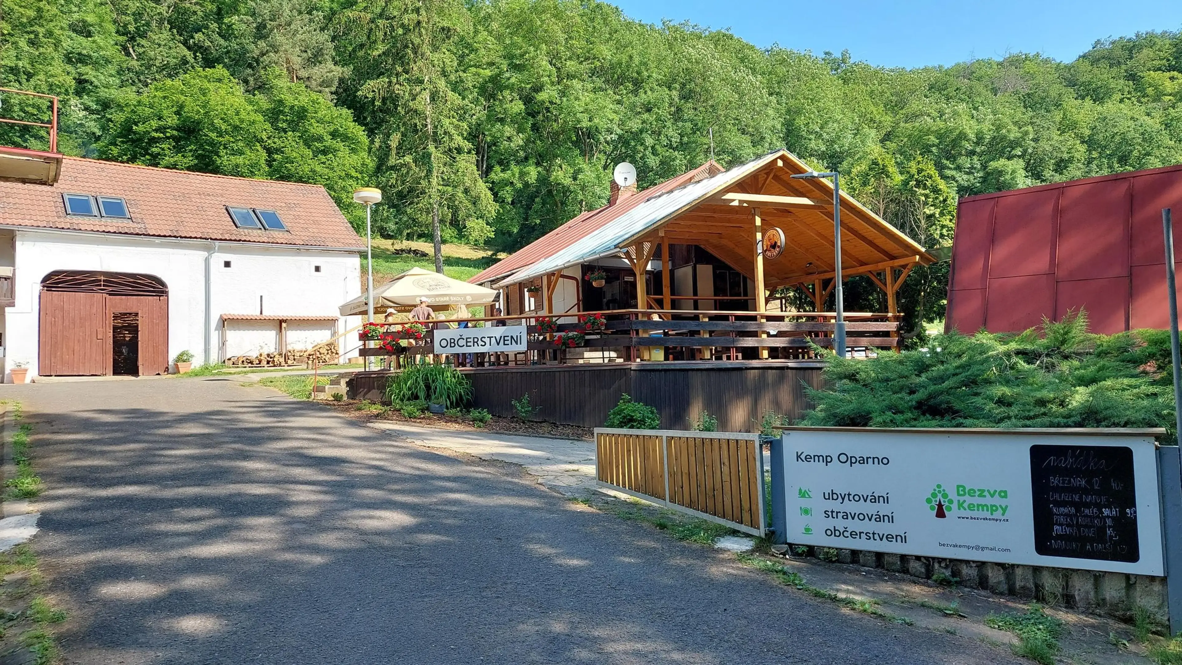 Rekreační středisko a kemp Opárno carousel-image-1