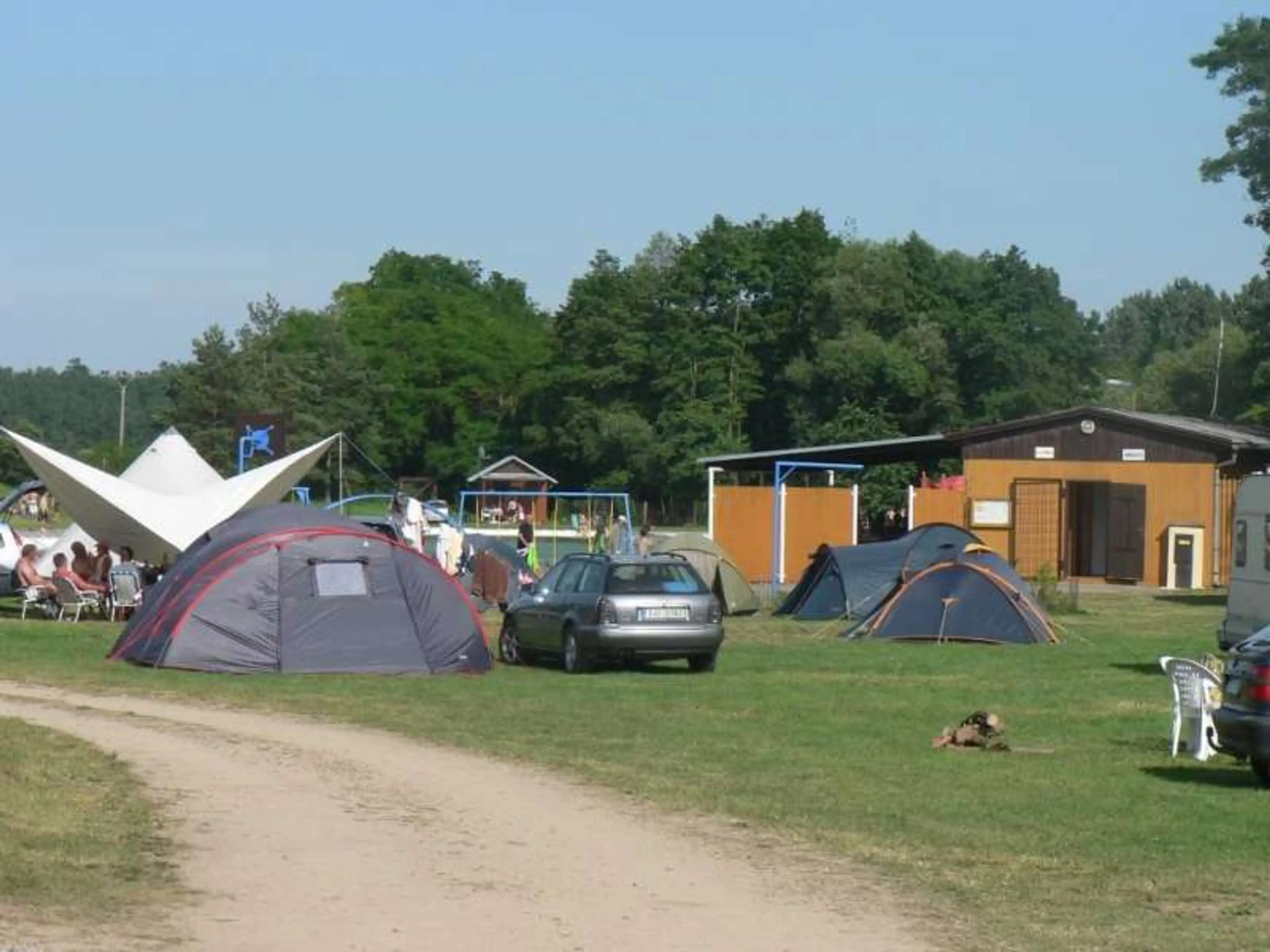 Kemp a koupaliště Vémyslice carousel-image-2