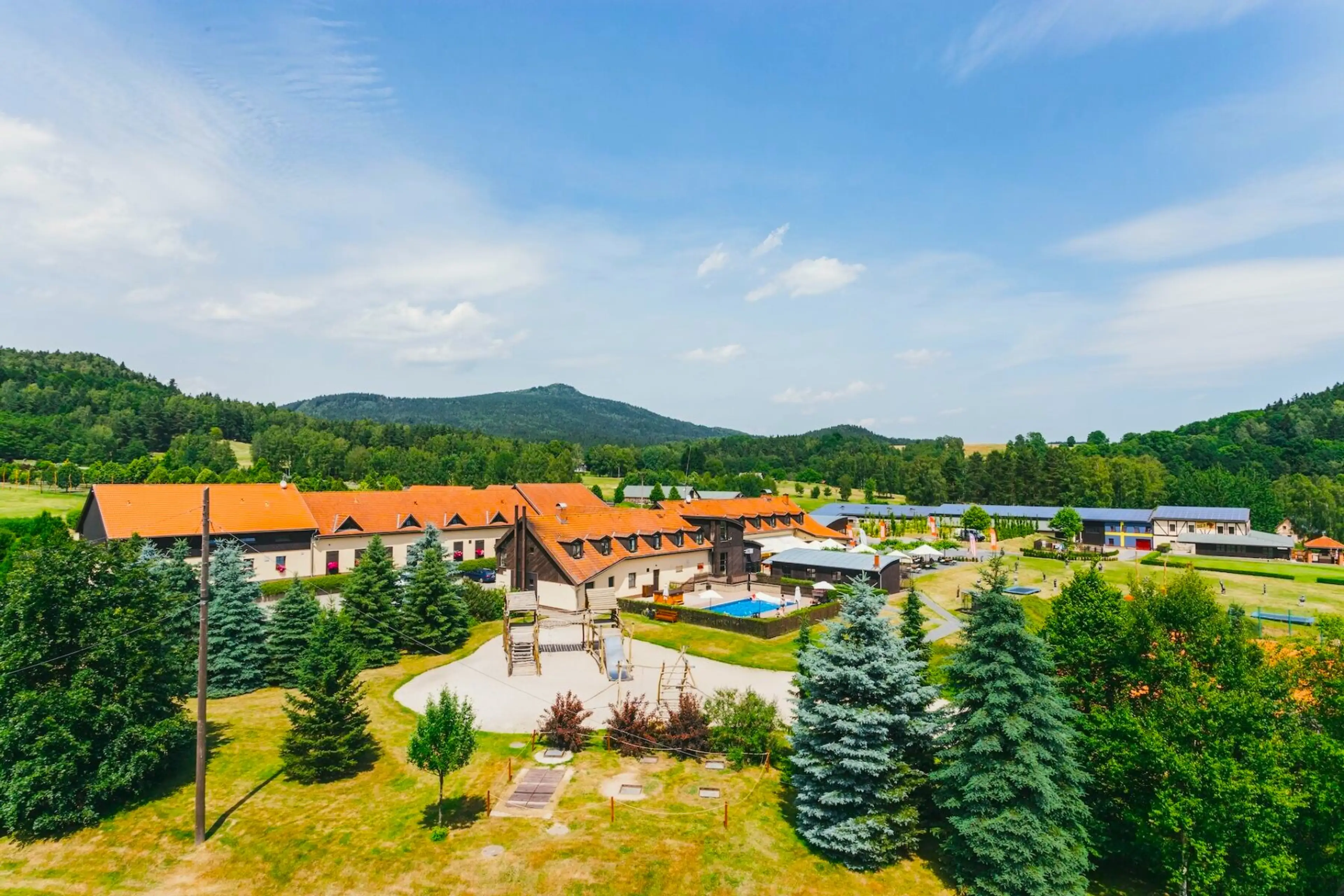 Resort Malevil carousel-image-1