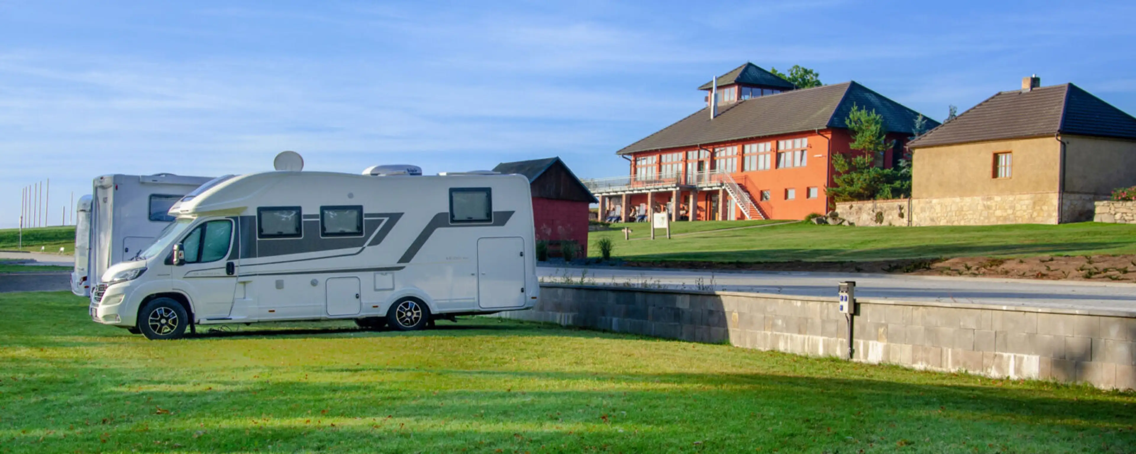 KARAVANOVÉ STÁNÍ V KESTŘANY GOLF & COUNTRY CLUBU carousel-image-2