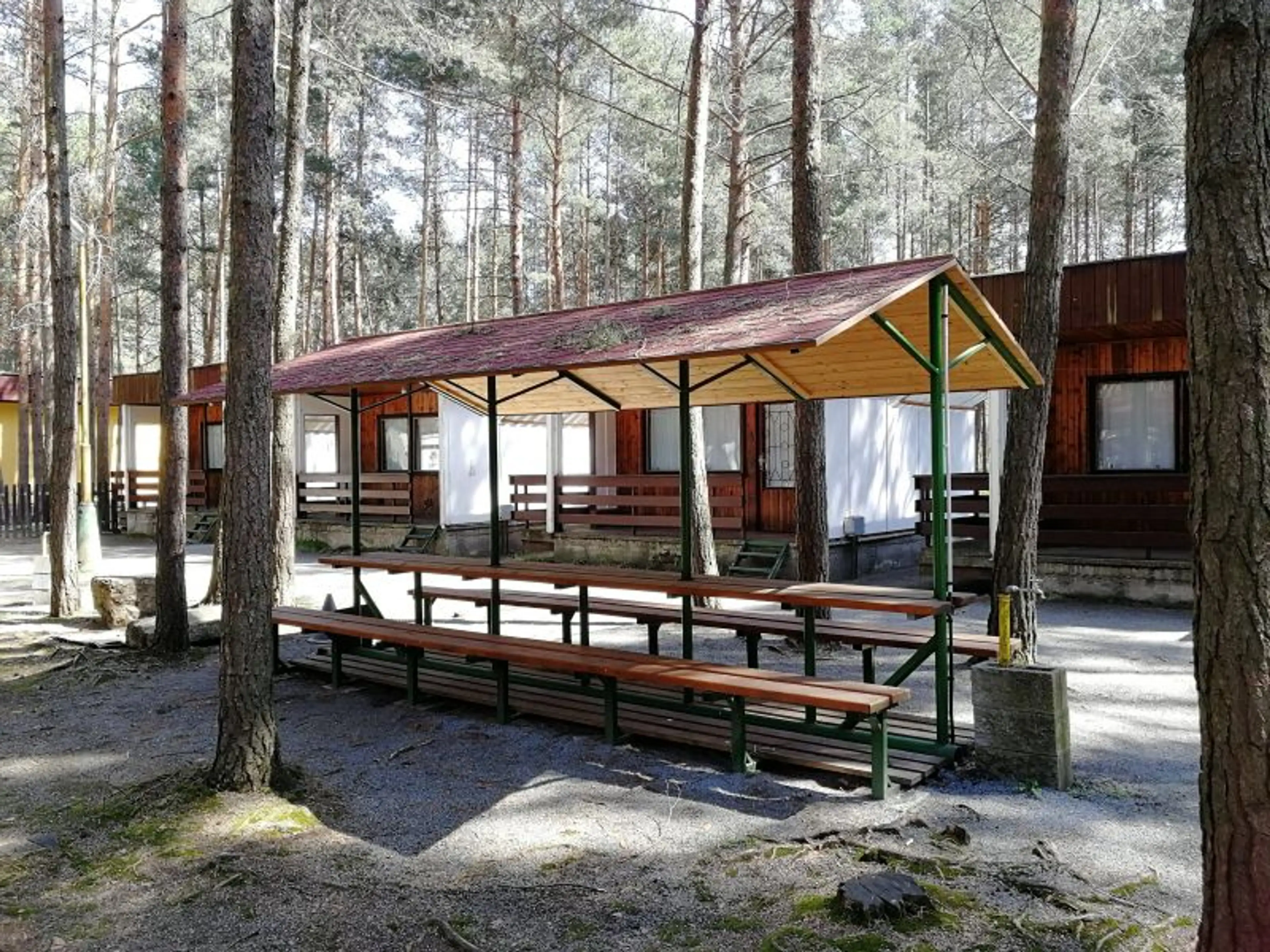 Máchovo jezero ubytování - chatky Karakul carousel-image-7