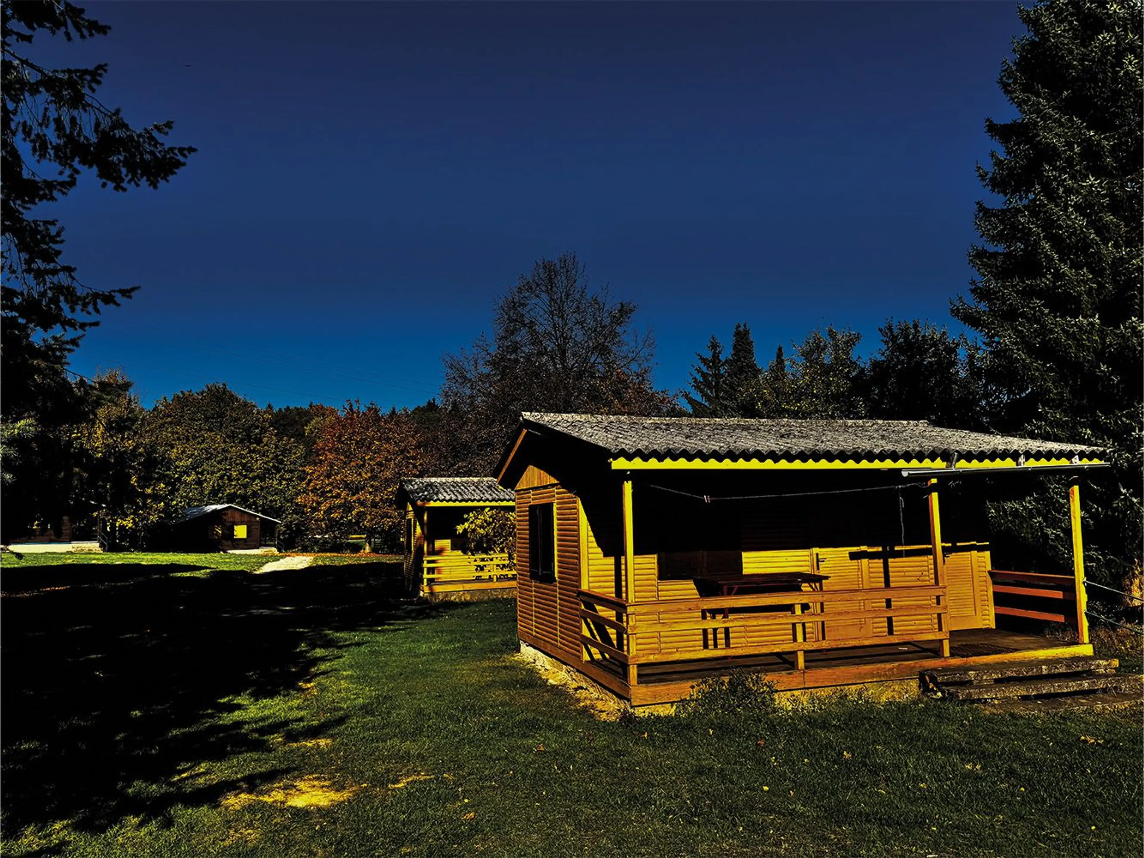 Kemp Dachova carousel-image-3