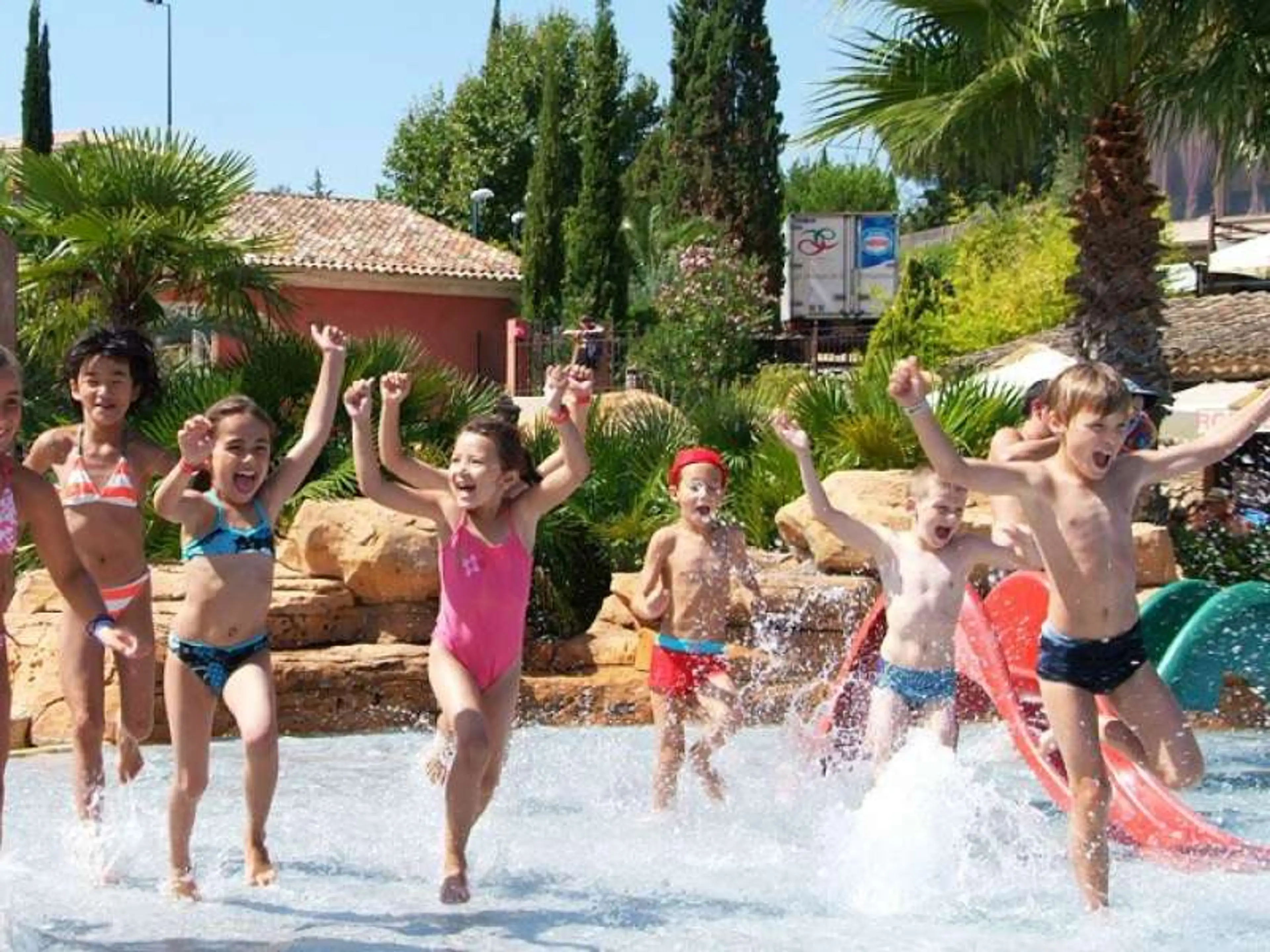 Camping Domaine de la Bergerie carousel-image-7
