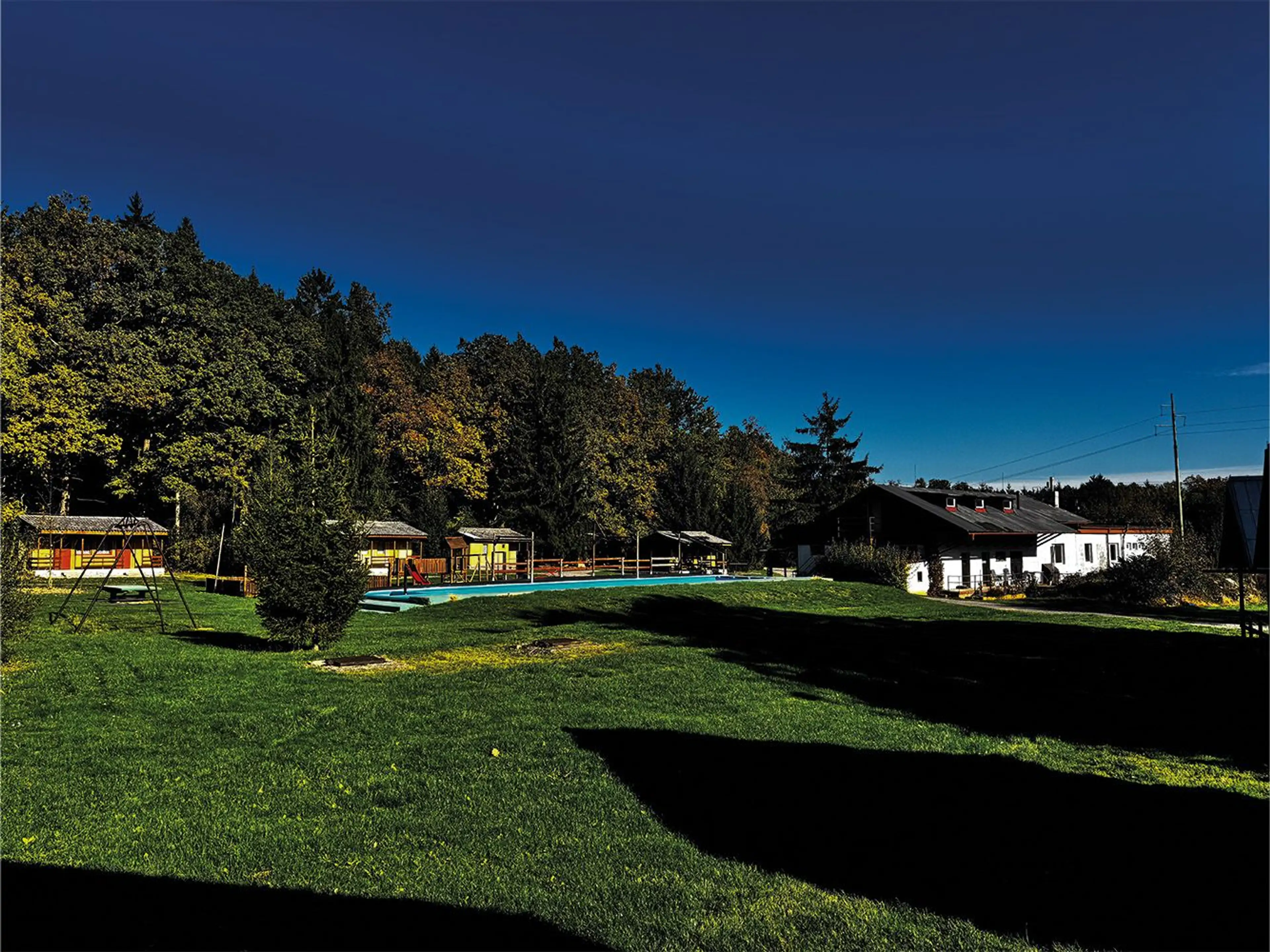 Kemp Dachova carousel-image-9