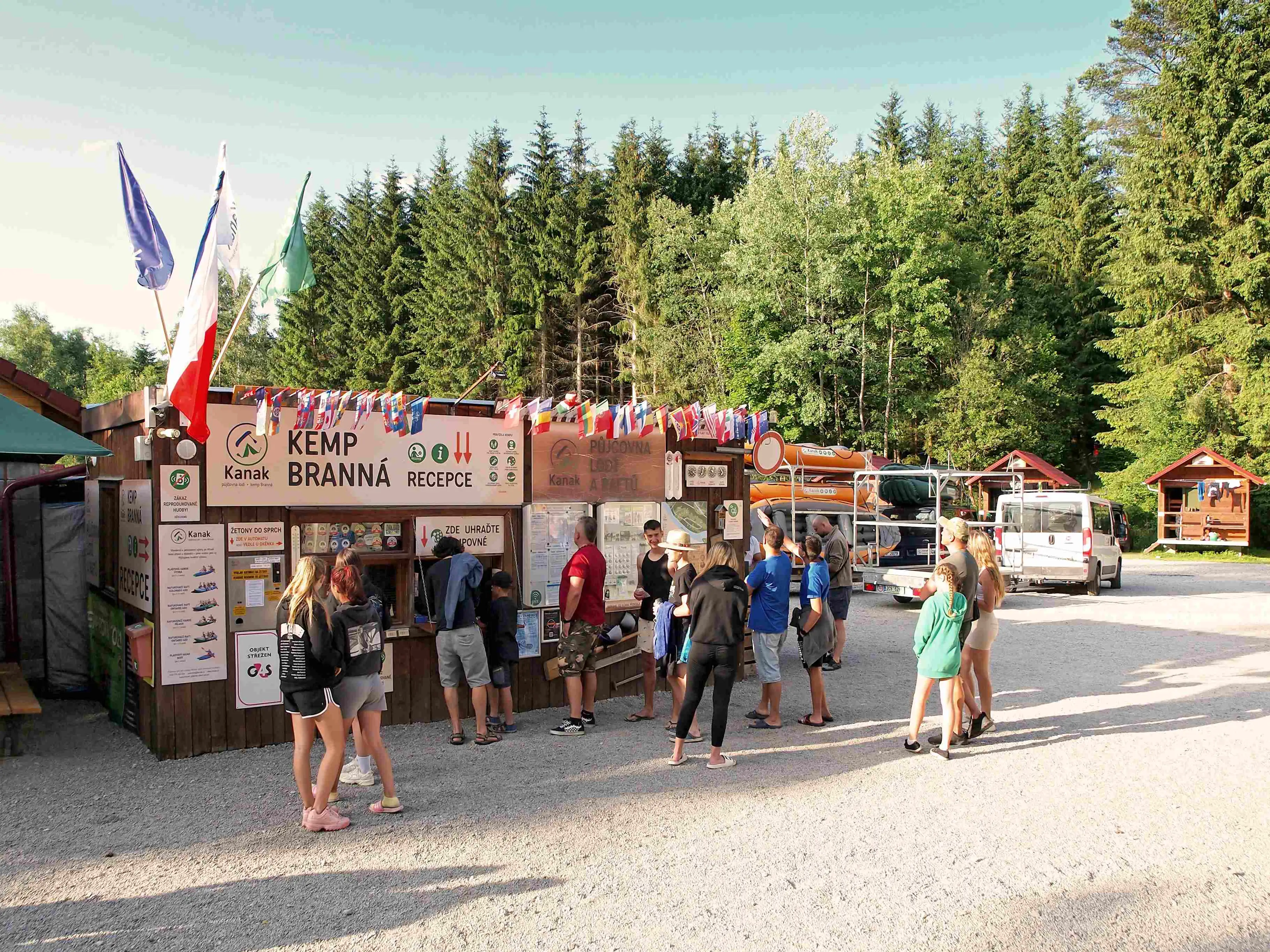 Kanak - půjčovna lodí, kemp Branná carousel-image-5