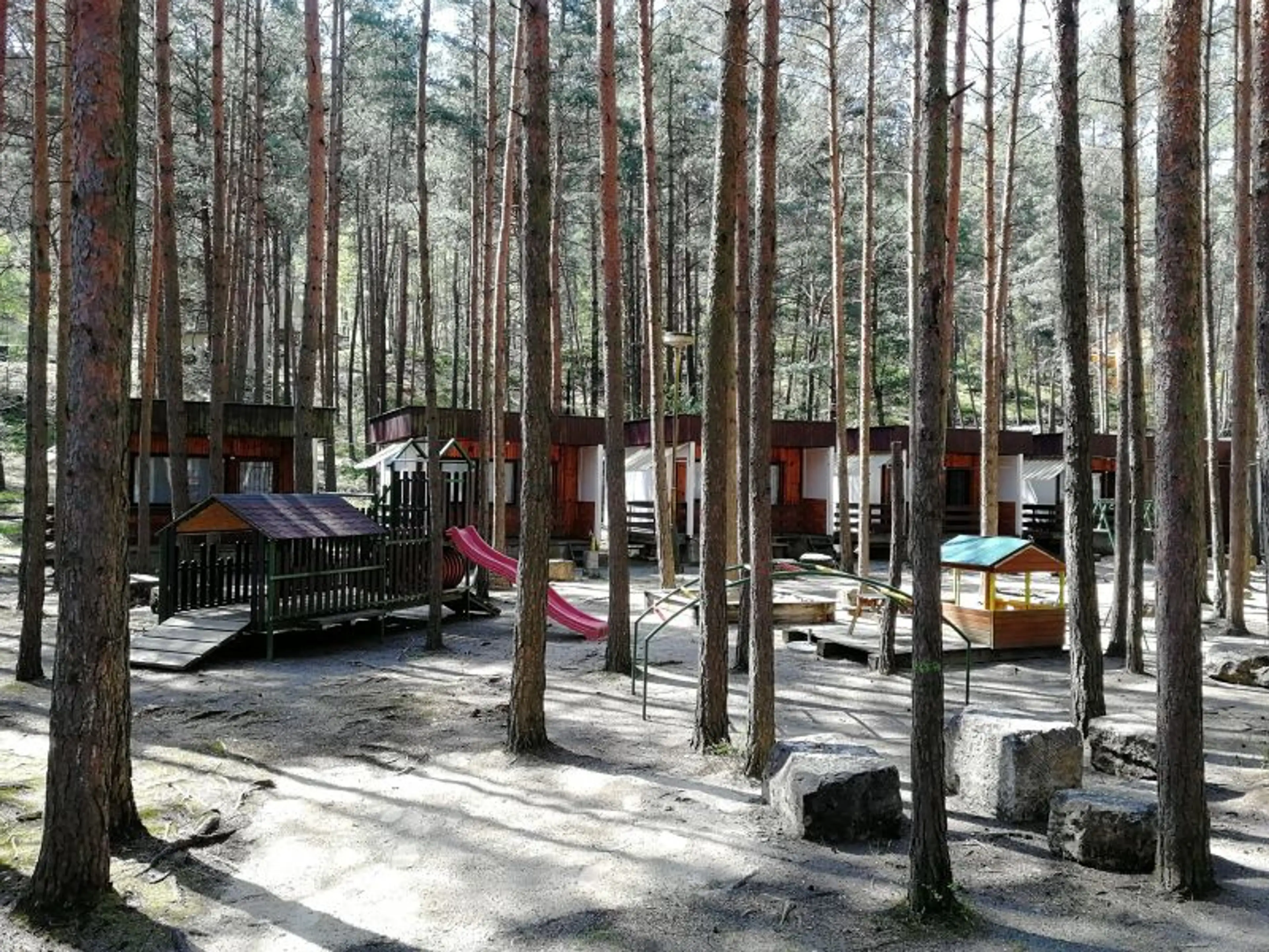 Máchovo jezero ubytování - chatky Karakul carousel-image-8