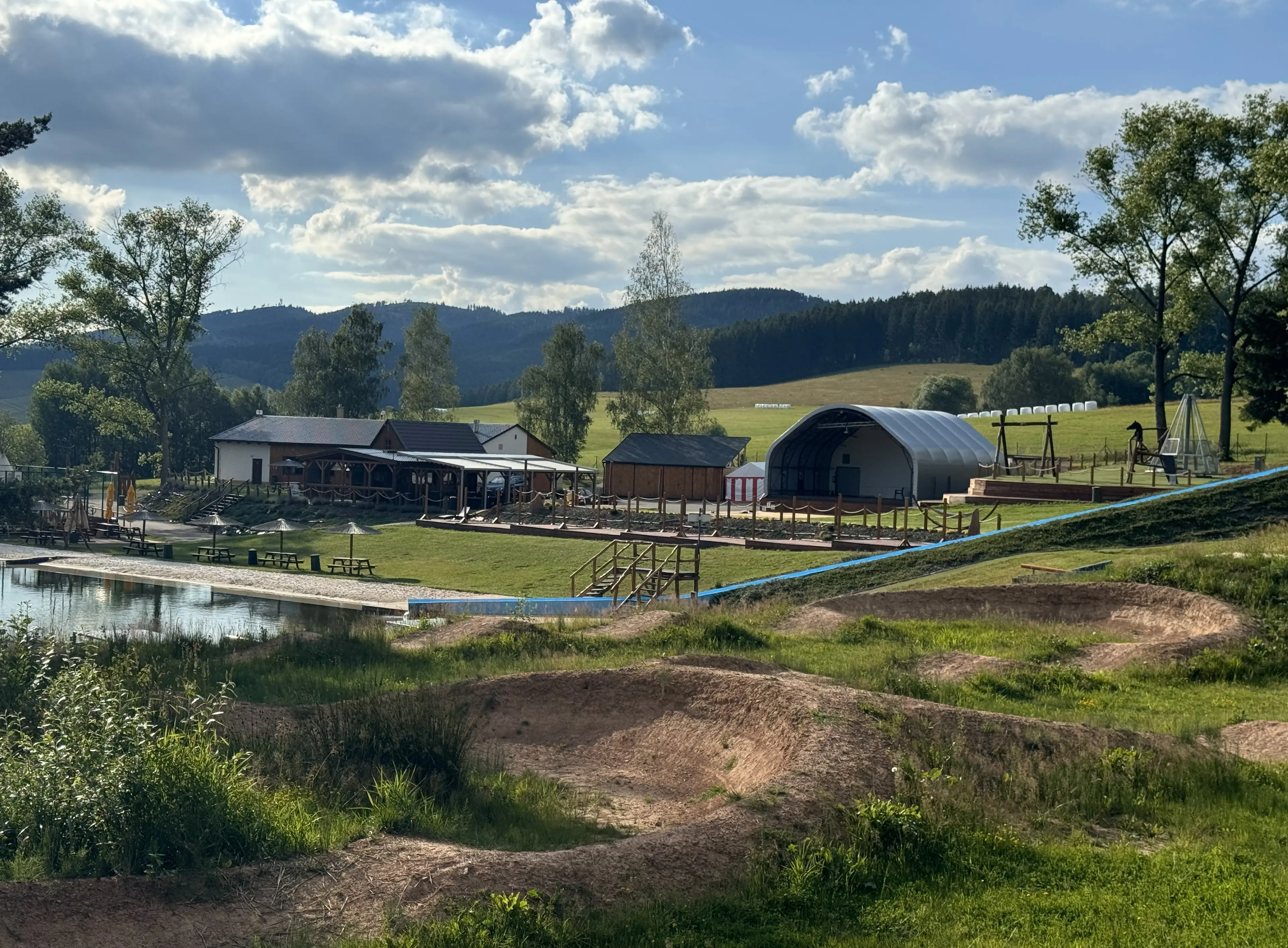 Kemp a rekreační areál KOUPÁLO Janovičky carousel-image-1