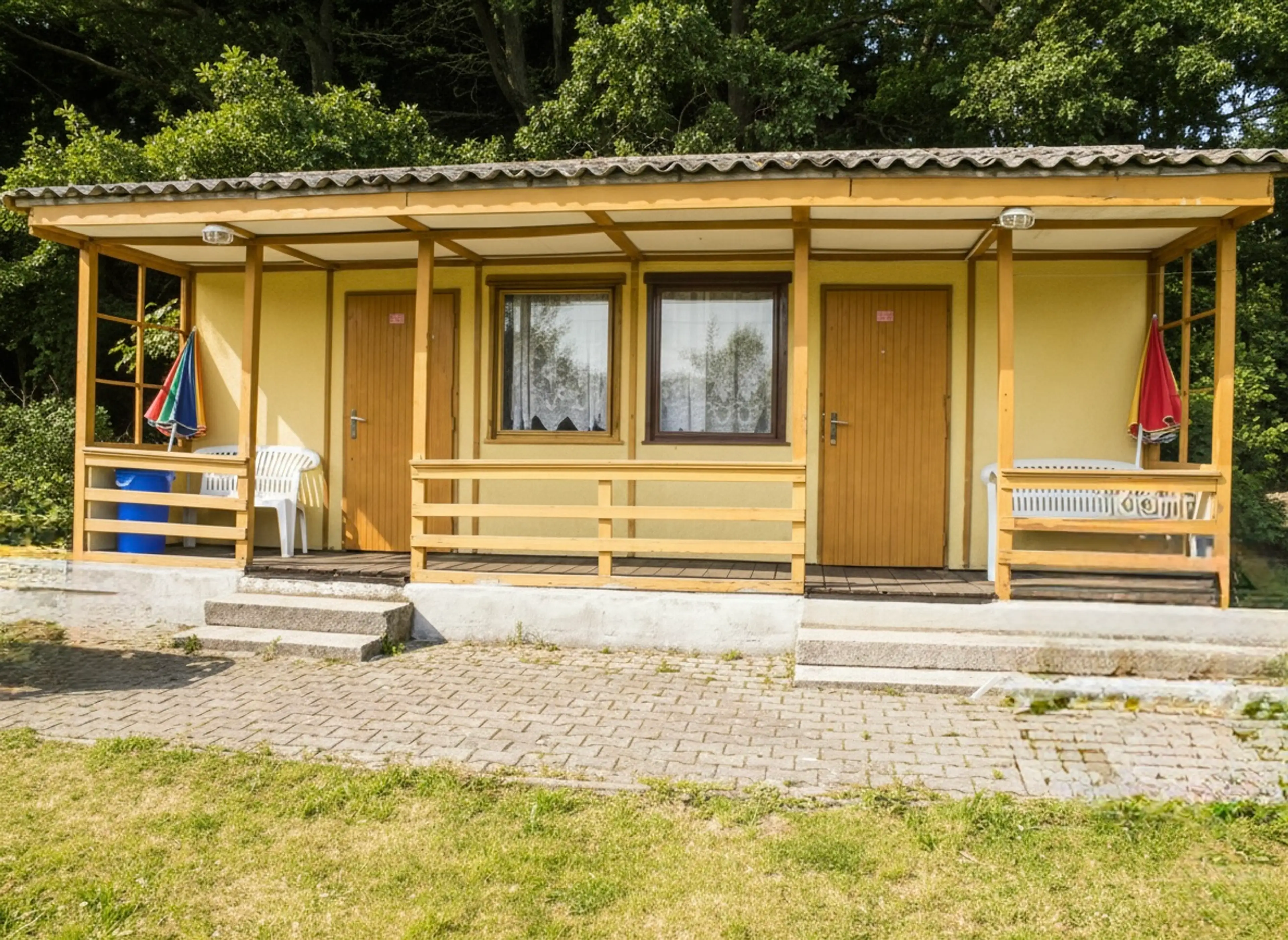 Kemp Dachova carousel-image-12