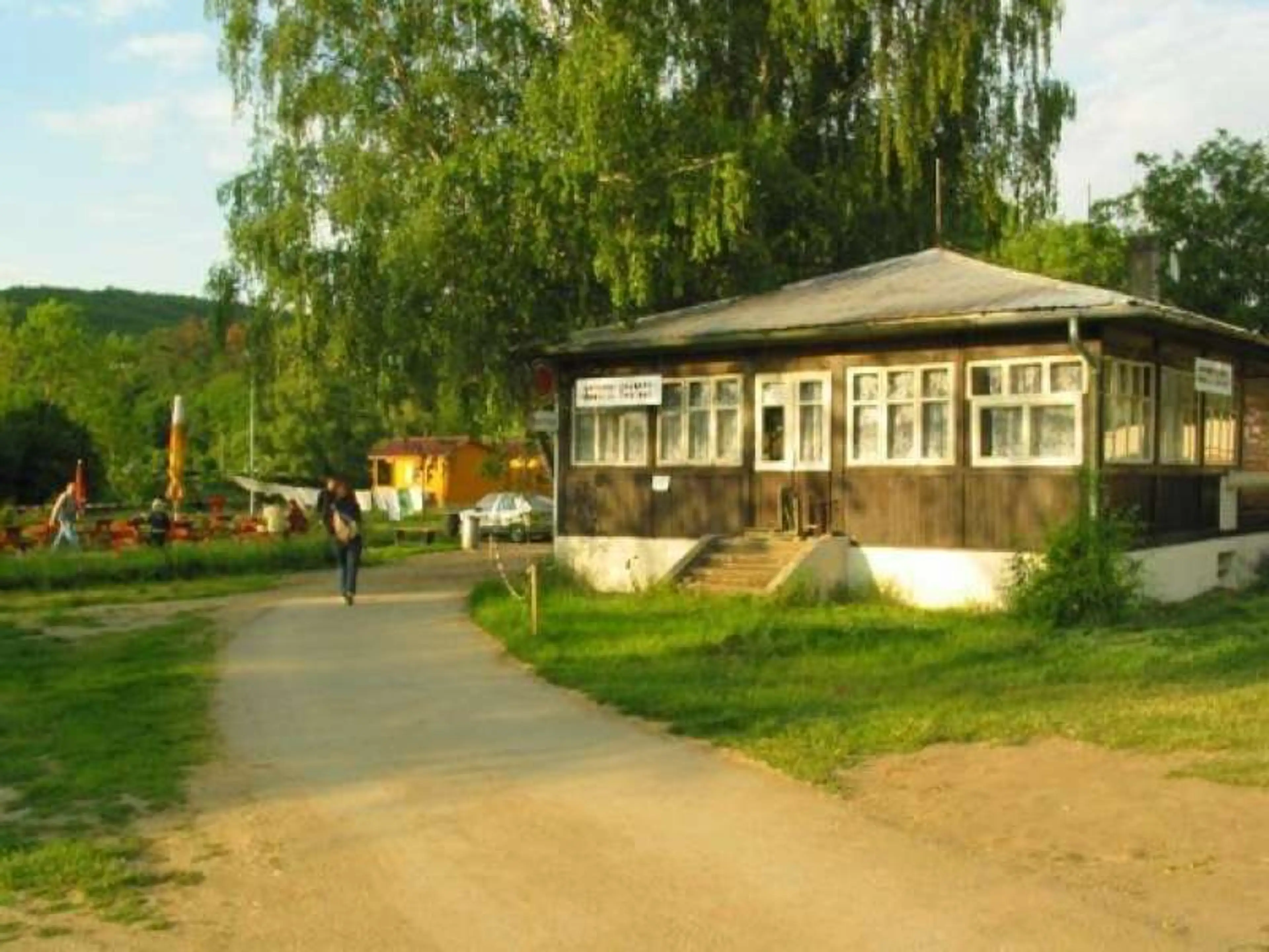 Autocamp Ostrov – Zadní Třebaň carousel-image-11