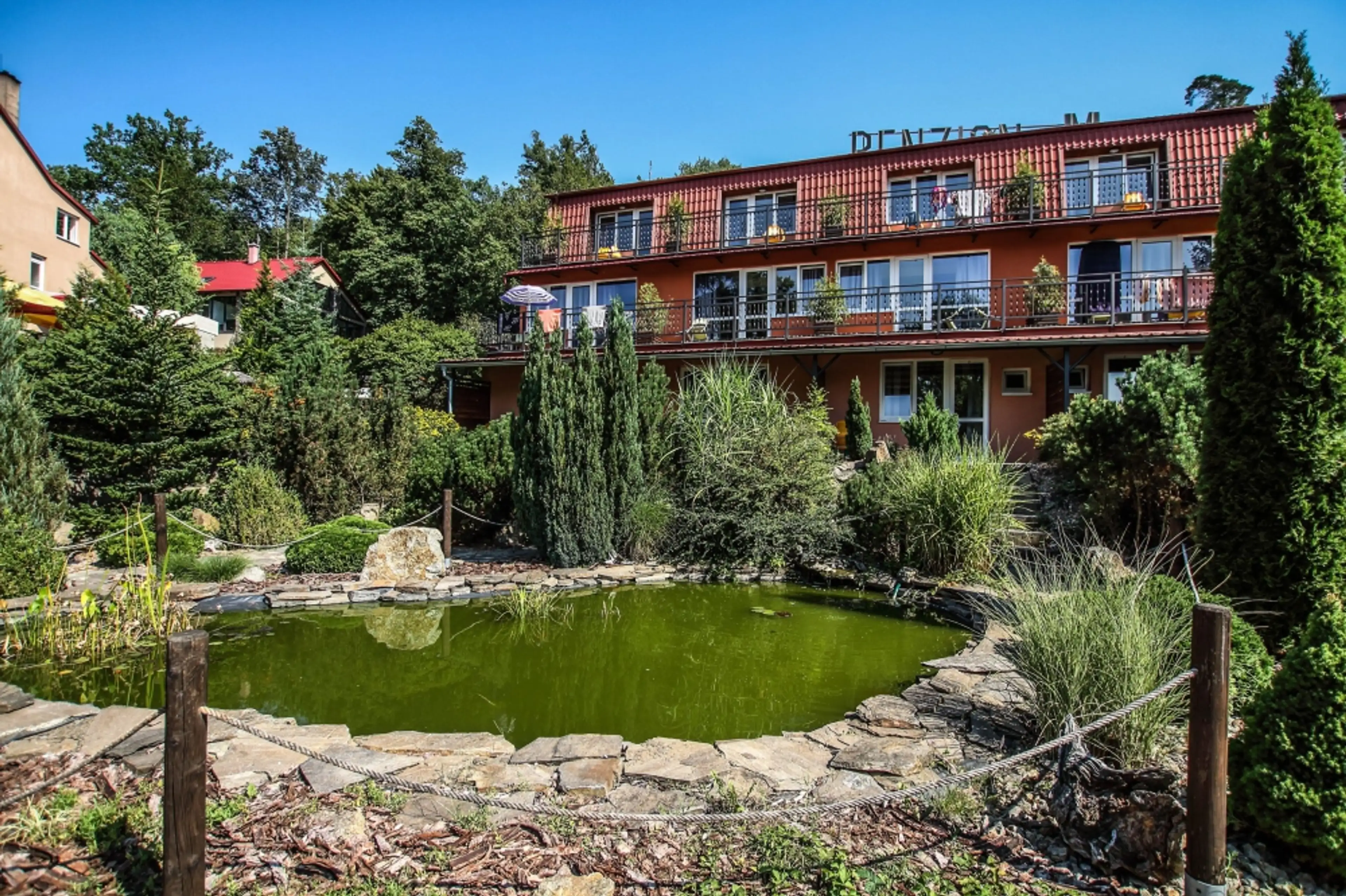 Resort M - Vranovská přehrada carousel-image-14